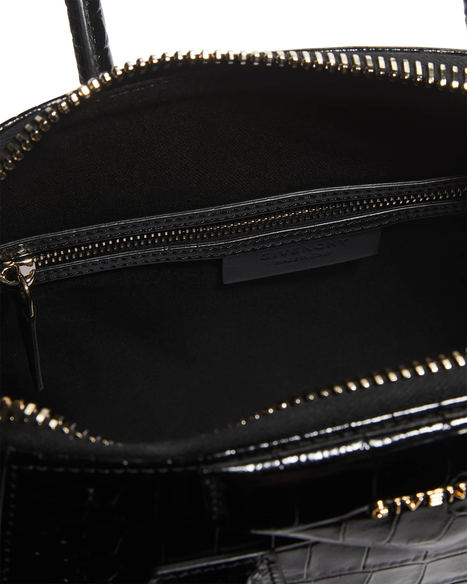 Givenchy Glazed Leather Antigona Small Satchel (SHF-Tf0lMp) – LuxeDH