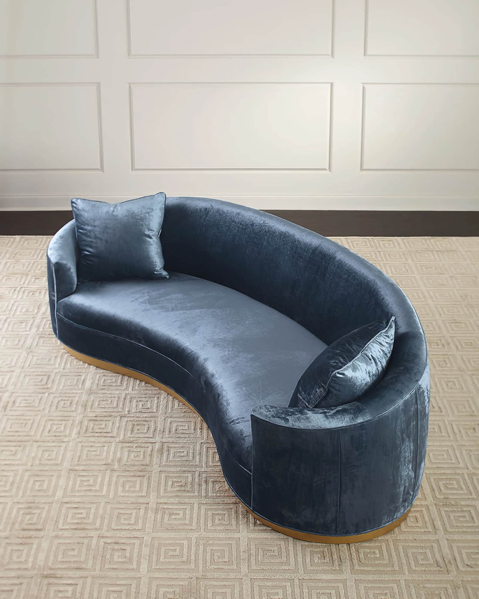 Uma Sofa, 106" 1