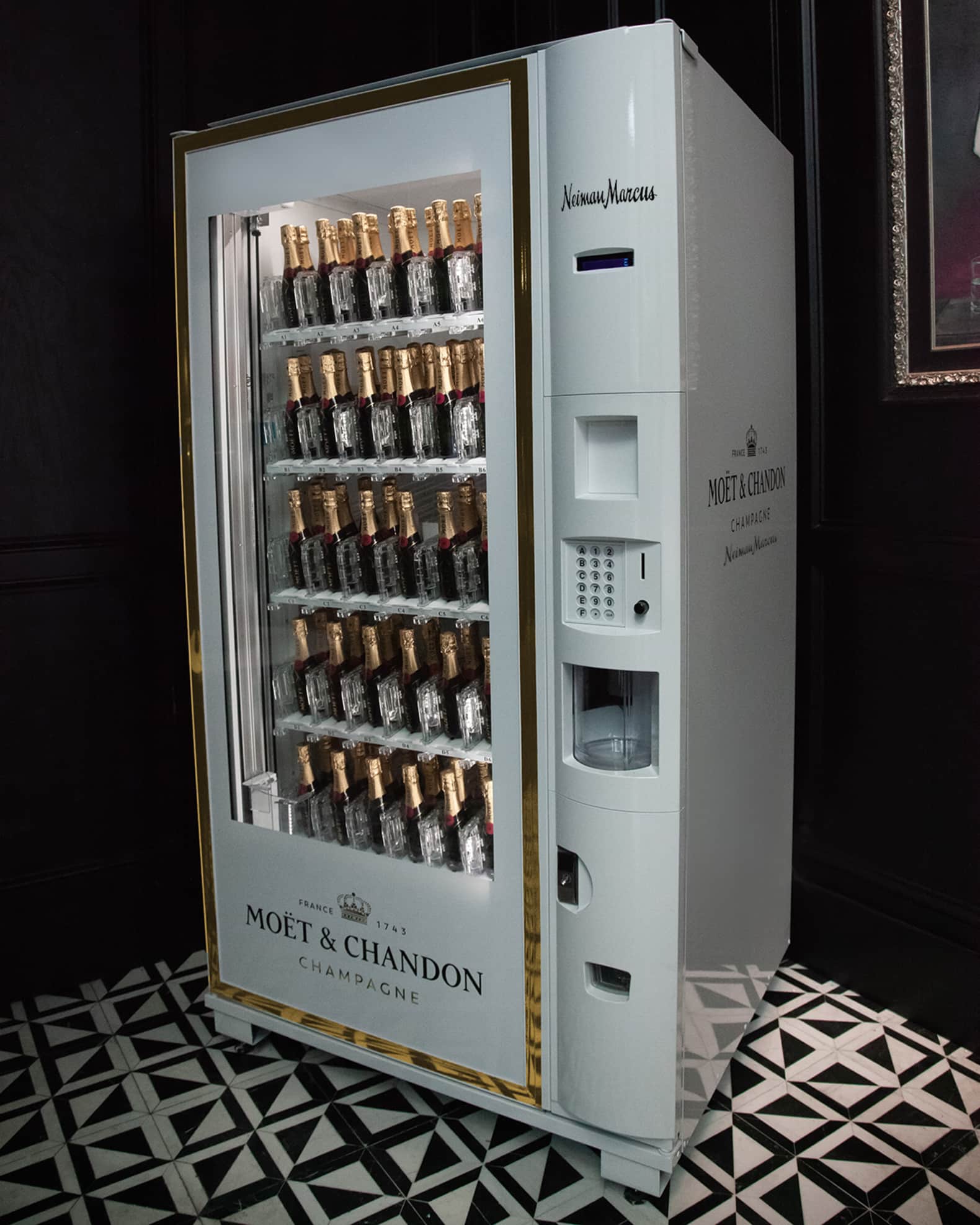Moet & Chandon Champagne Vending Machine 1