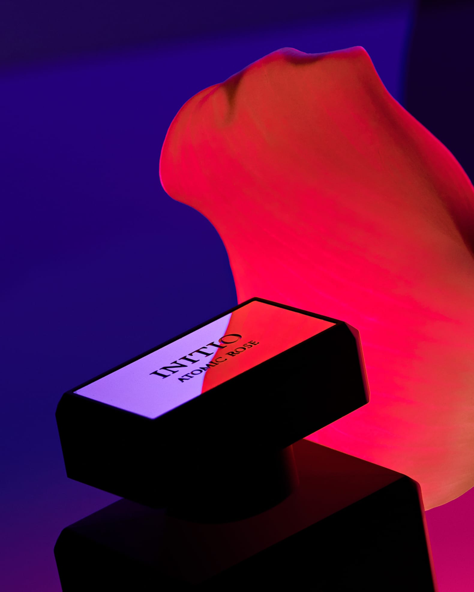 Atomic rose parfum store