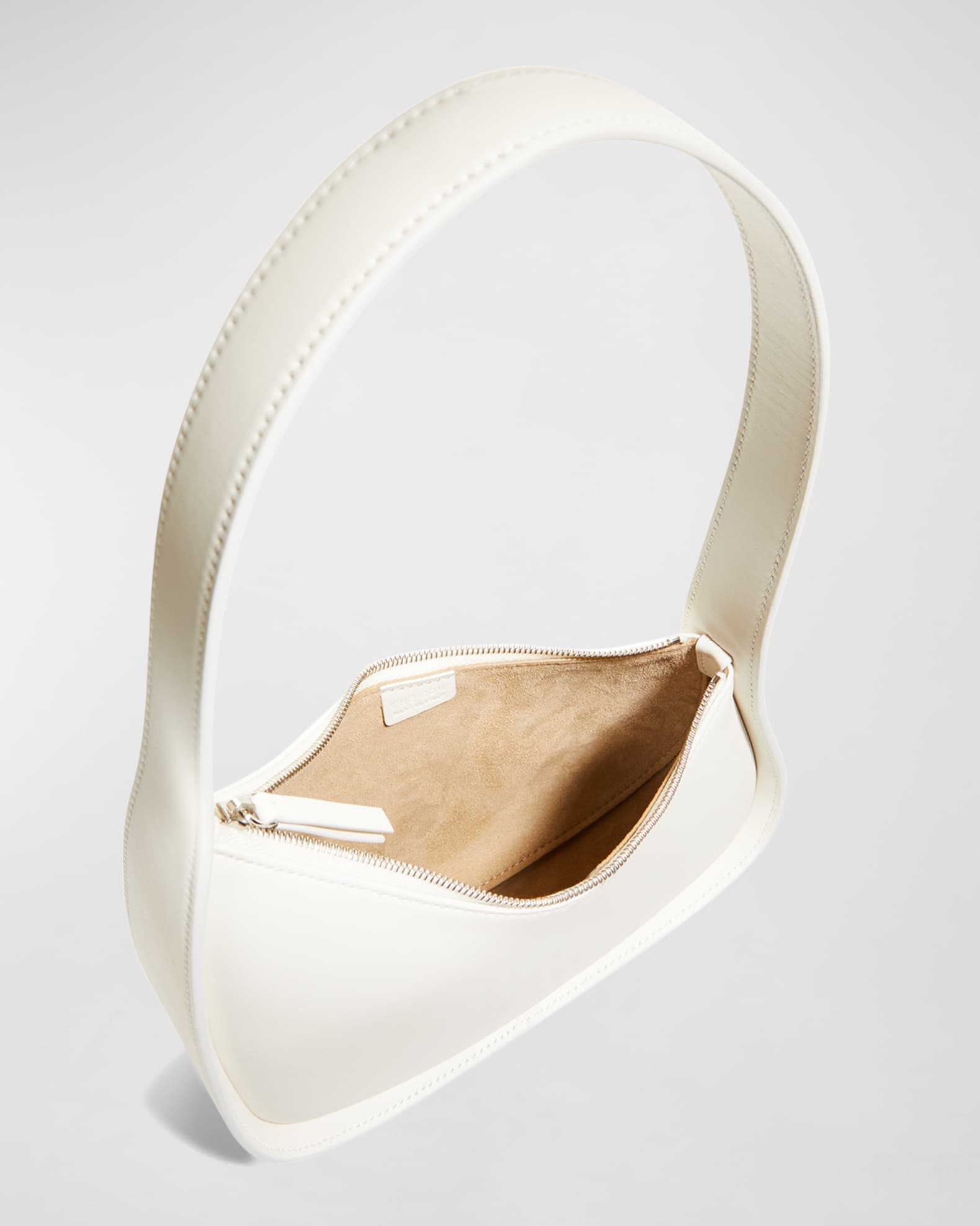【静けさで魅せる】THE ROW Half Moon バッグ アイボリー The Row Leather Half Moon Bag in Ivory PLD | FWRD