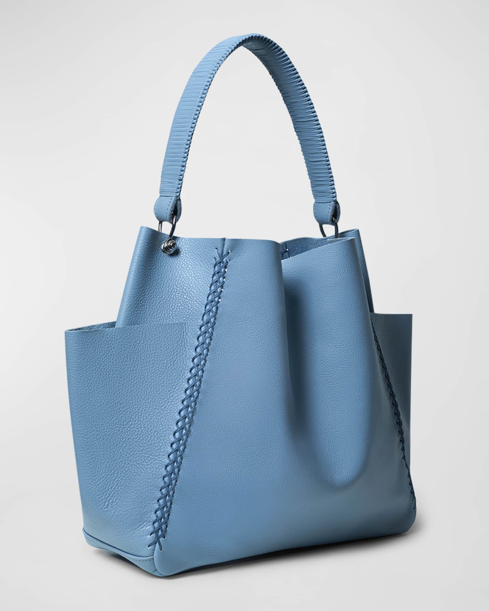 Iconic Shoulder Bag 1