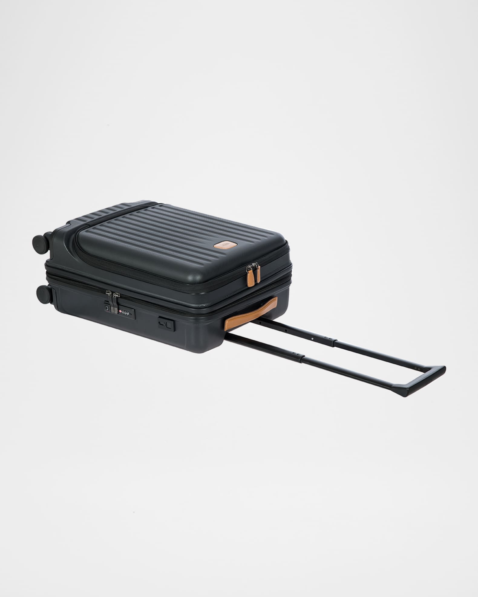 Capri 2.0 21" Spinner Luggage with Pocket 1