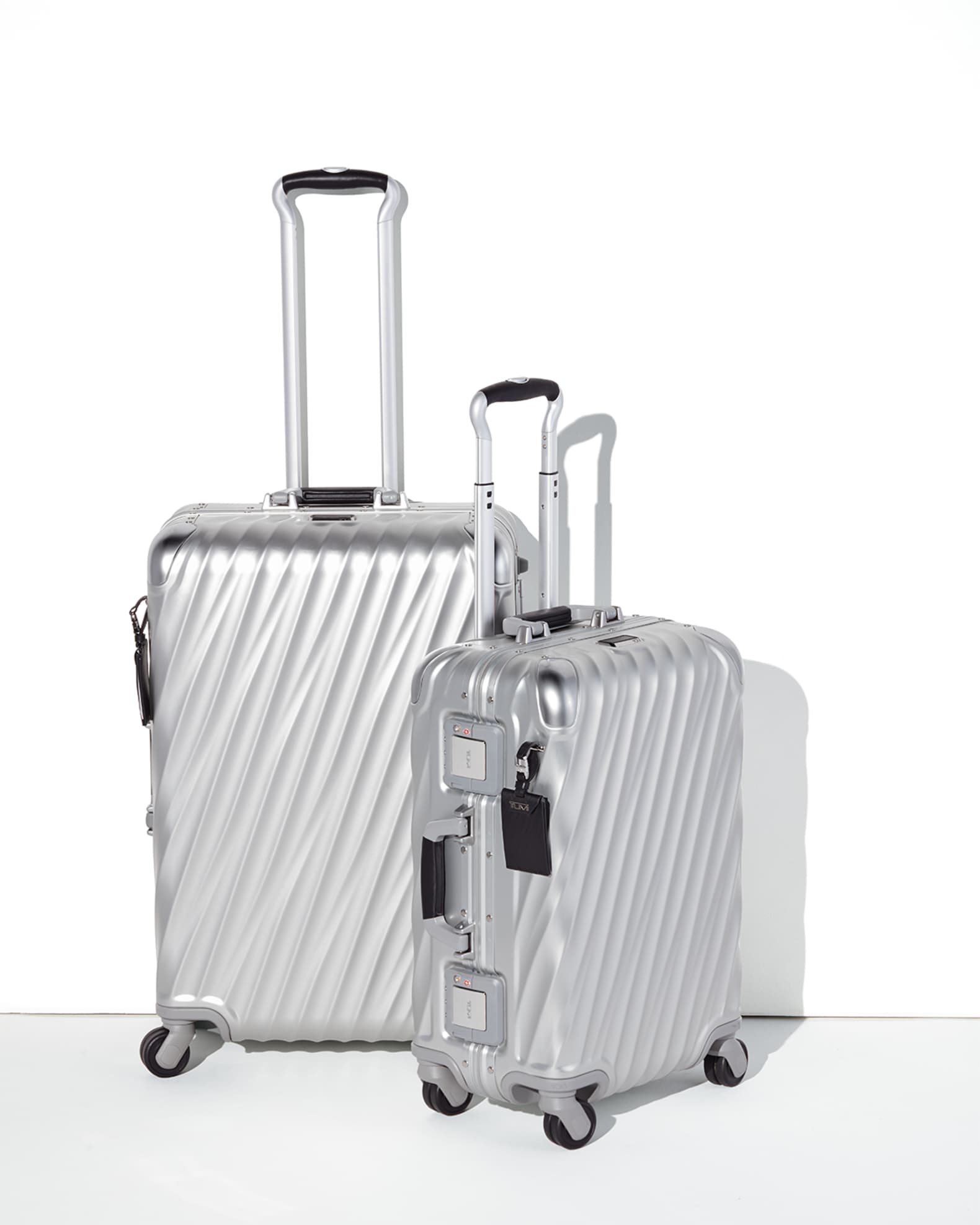 19 Degree Aluminum Continental Carry On Luggage