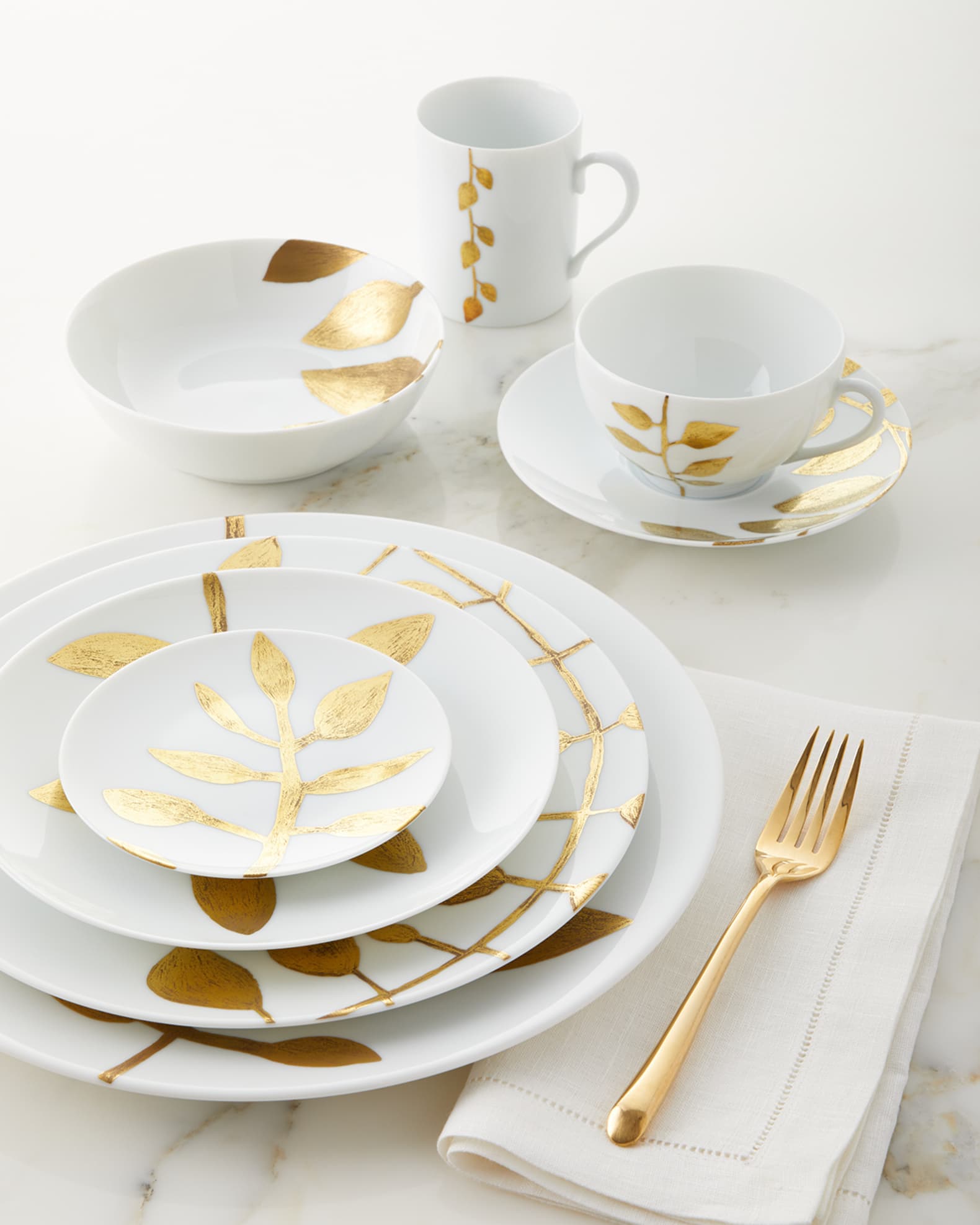 Daphne White Gold-Leaf Dinner Plate 1