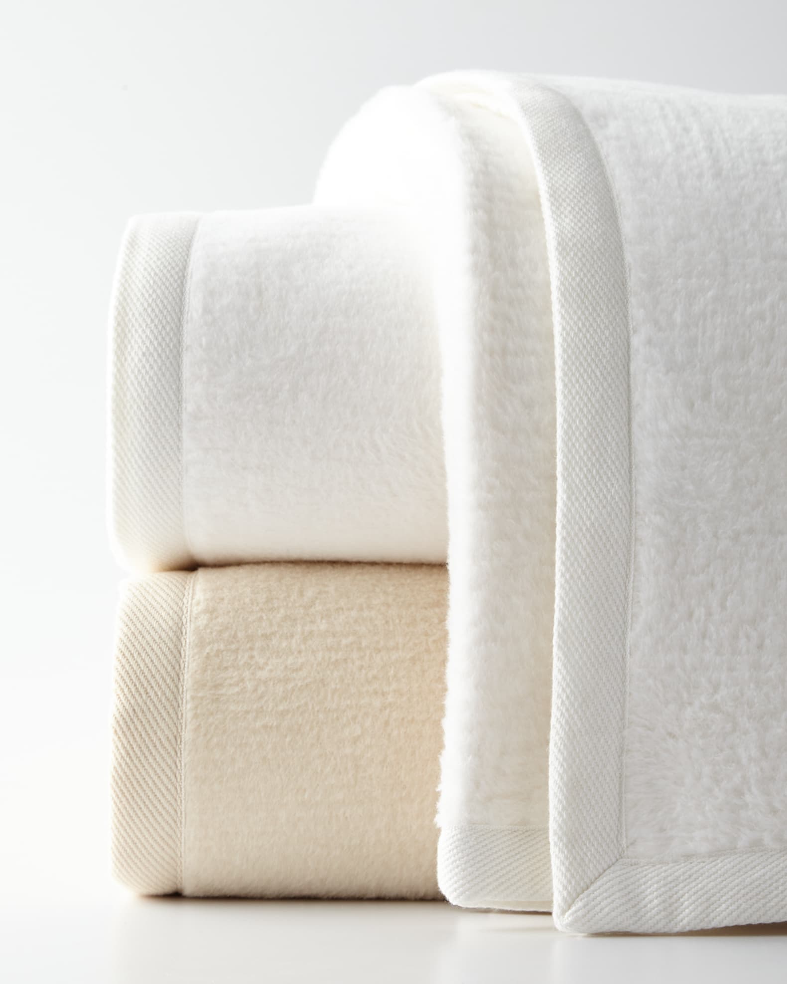 Neiman marcus blankets 2025