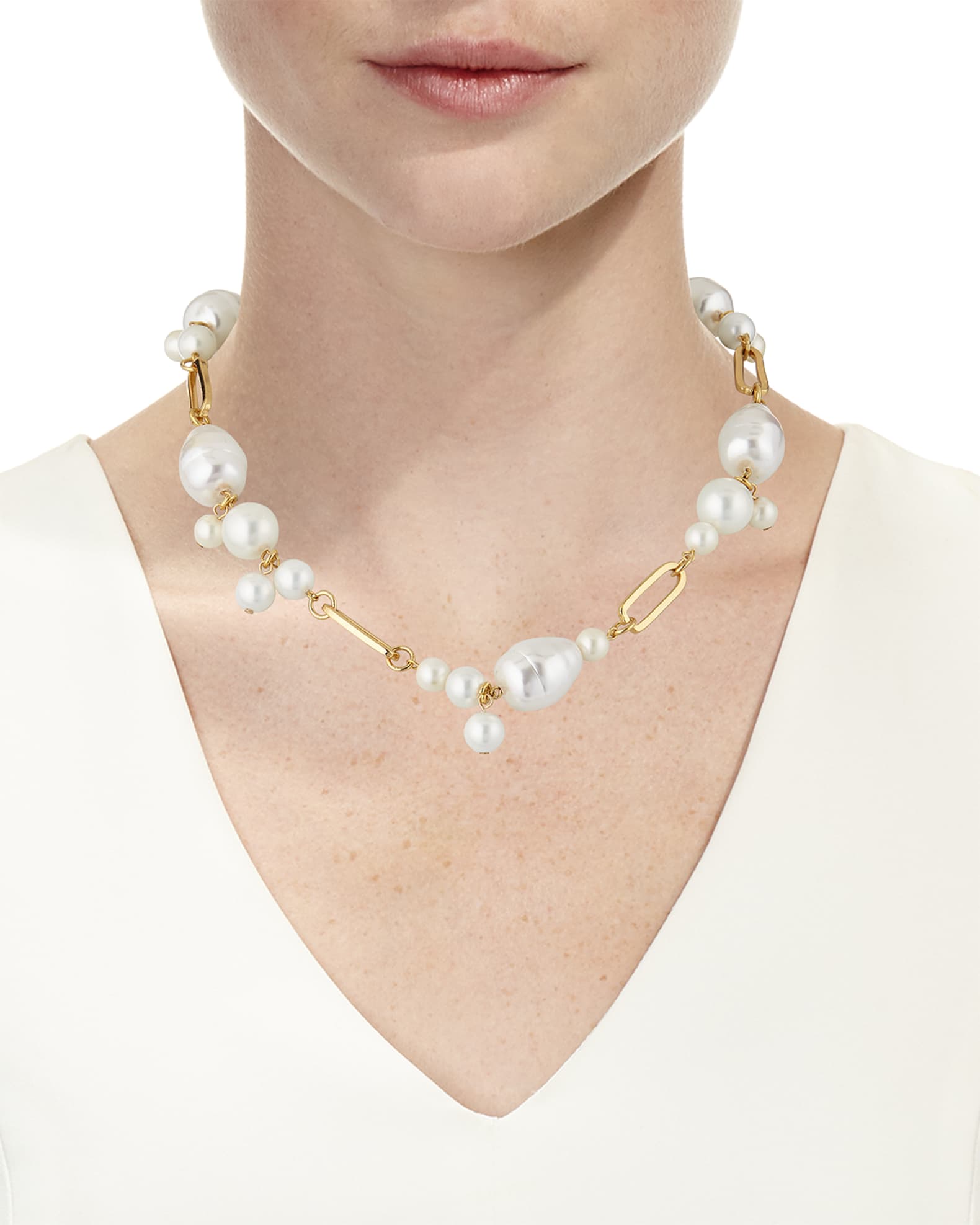 Simulated-Pearl Cluster Necklace 1