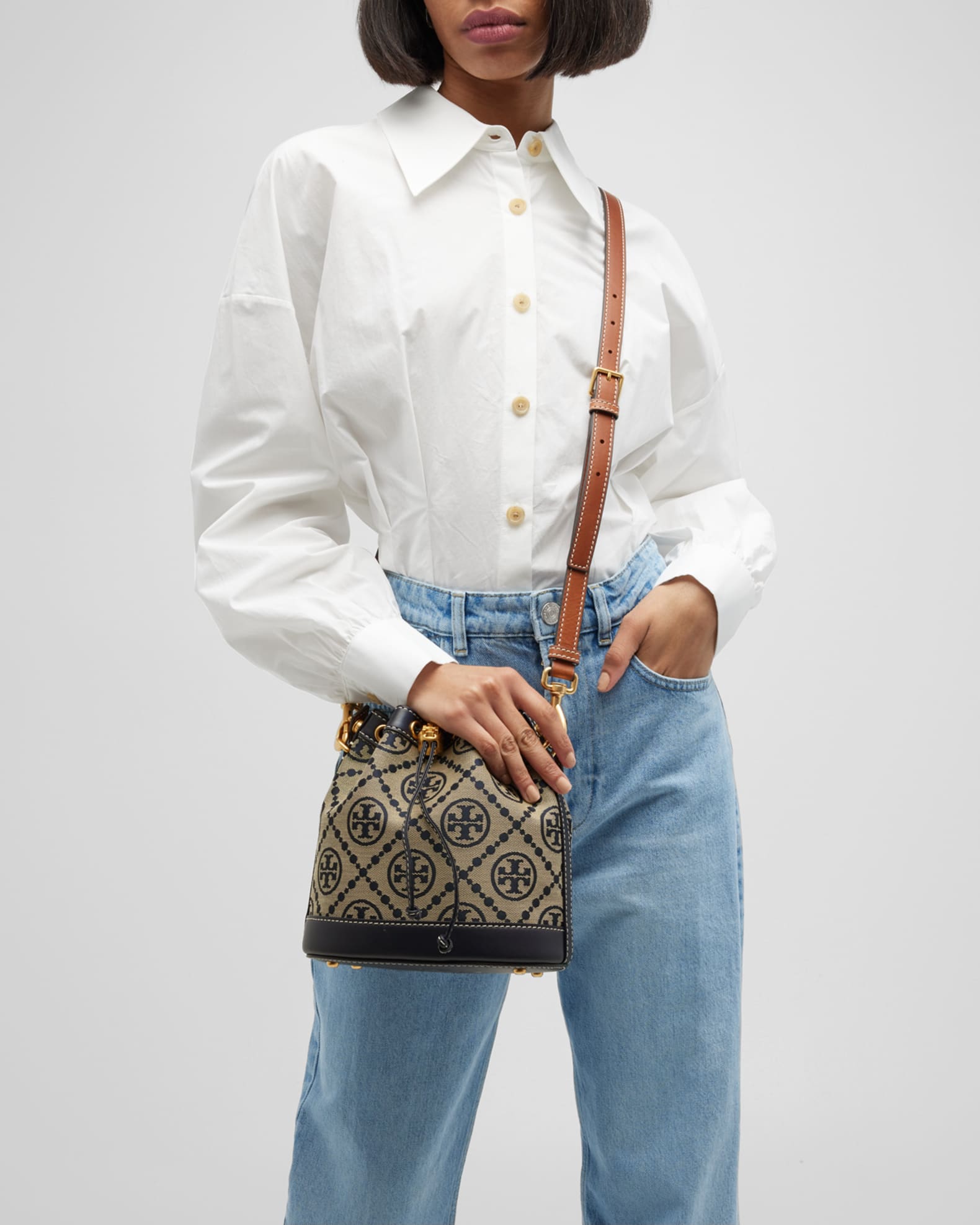 Tory burch t monogram jacquard bucket bag 2025