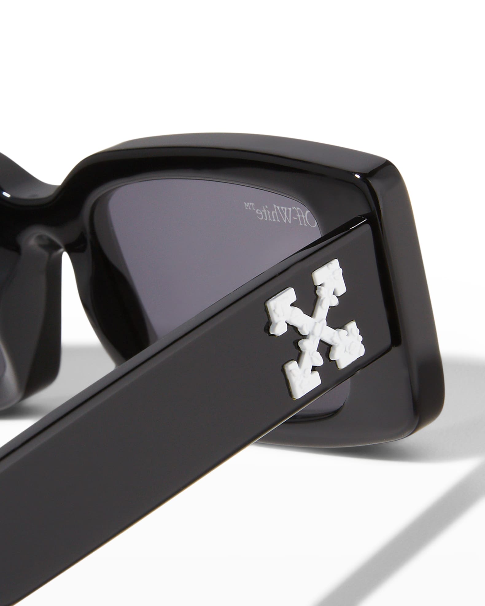 Off-White x Sunglass Hut Cat-Eye Sunglasses - Neutrals Sunglasses