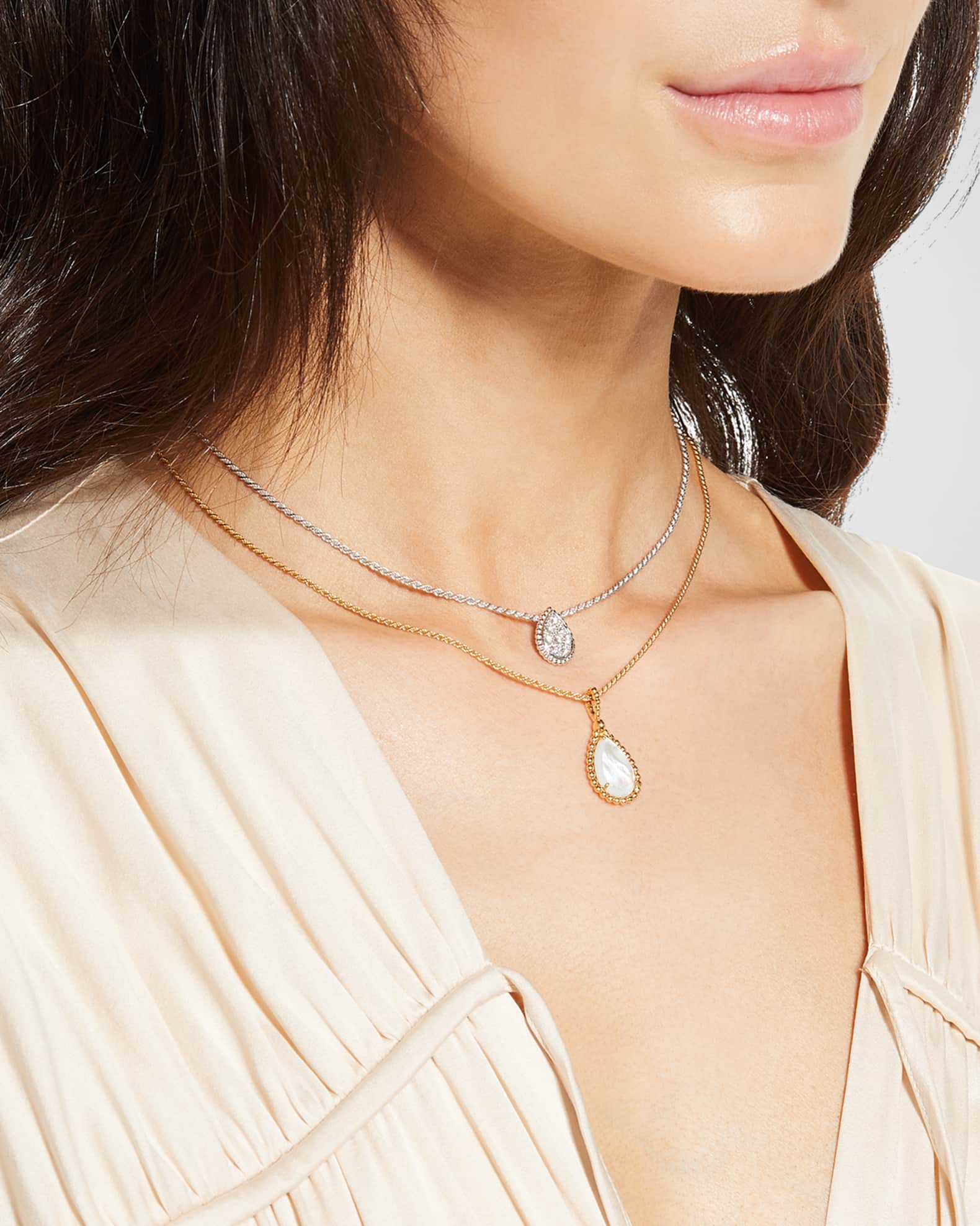 国内発| BOUCHERON Serpent Boheme Pendant XS mother-of-pearl Serpent boheme pendant earrings xs and l motifs white mother