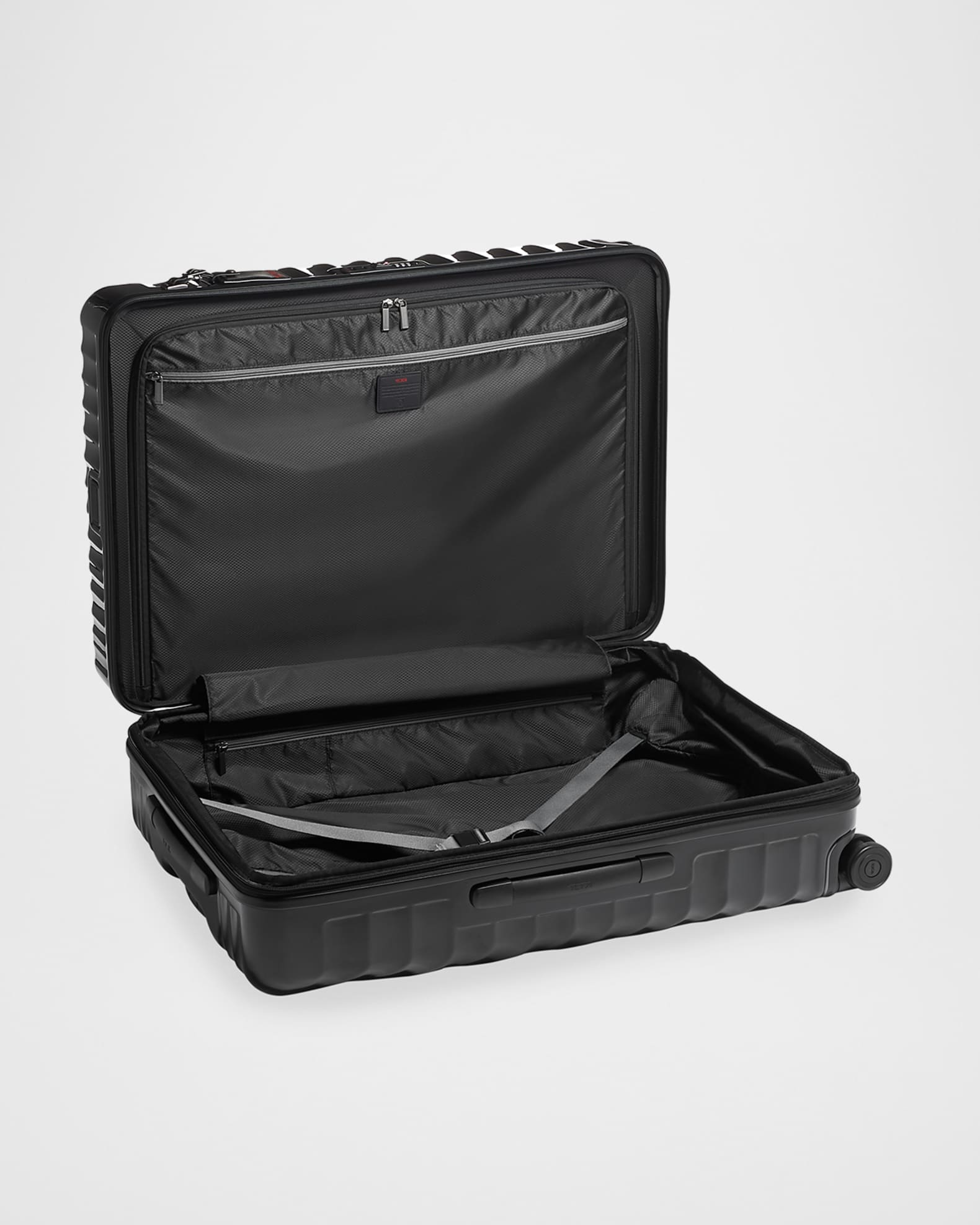 Extended Trip Expandable 4-Wheel Packing Case 1