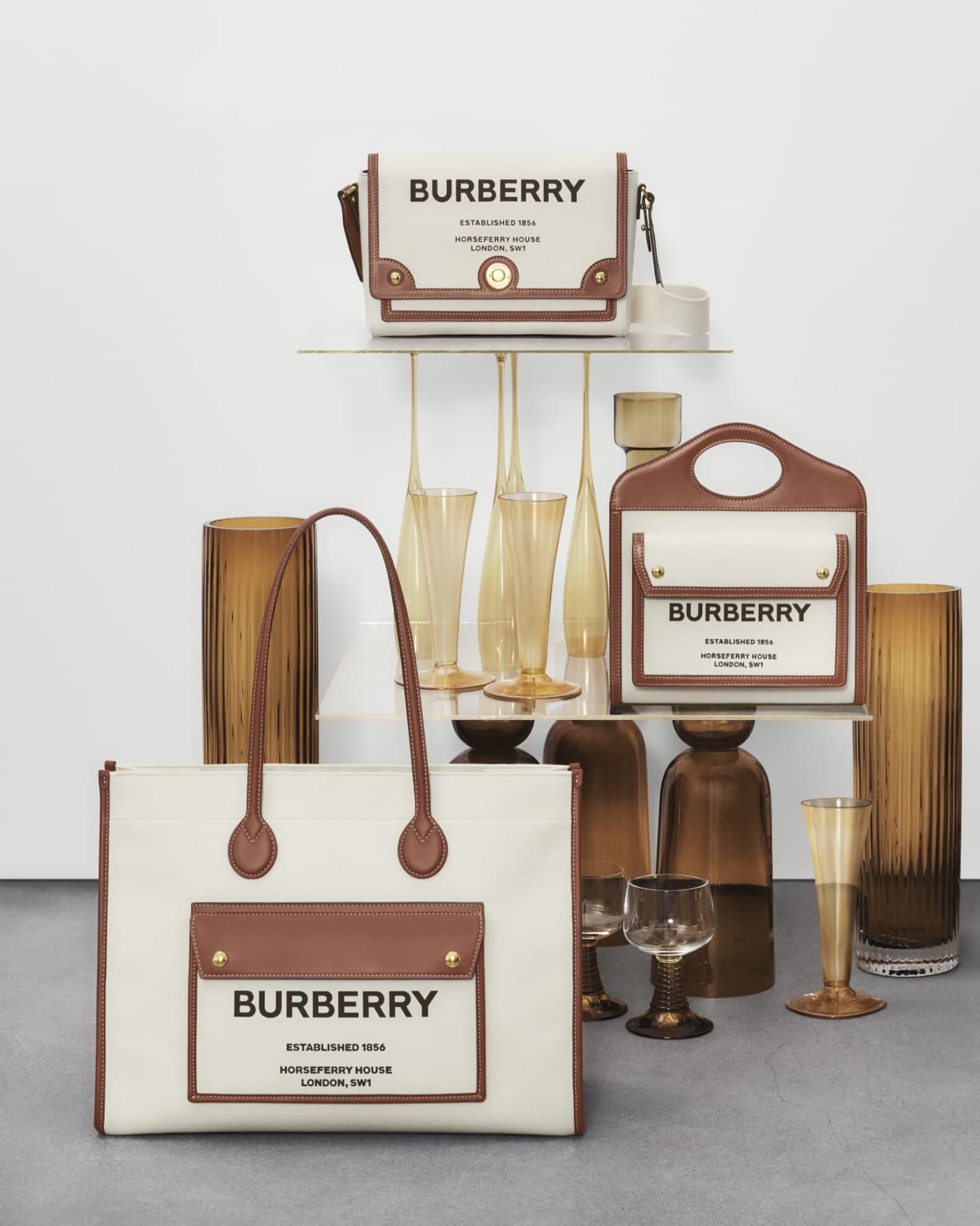 Burberry tote bag 2020 hotsell