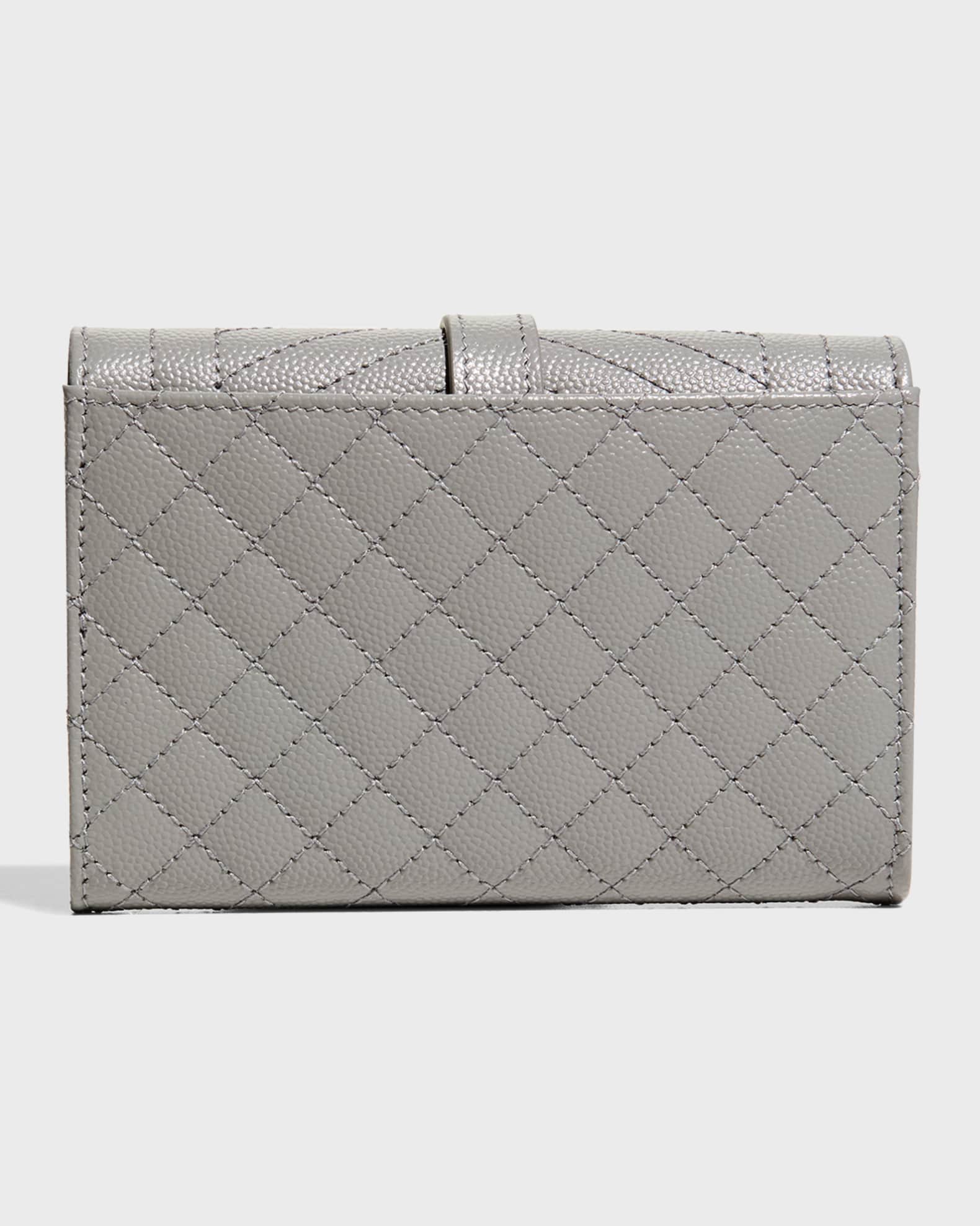 envelope small in quilted grain de poudre embossed leather
