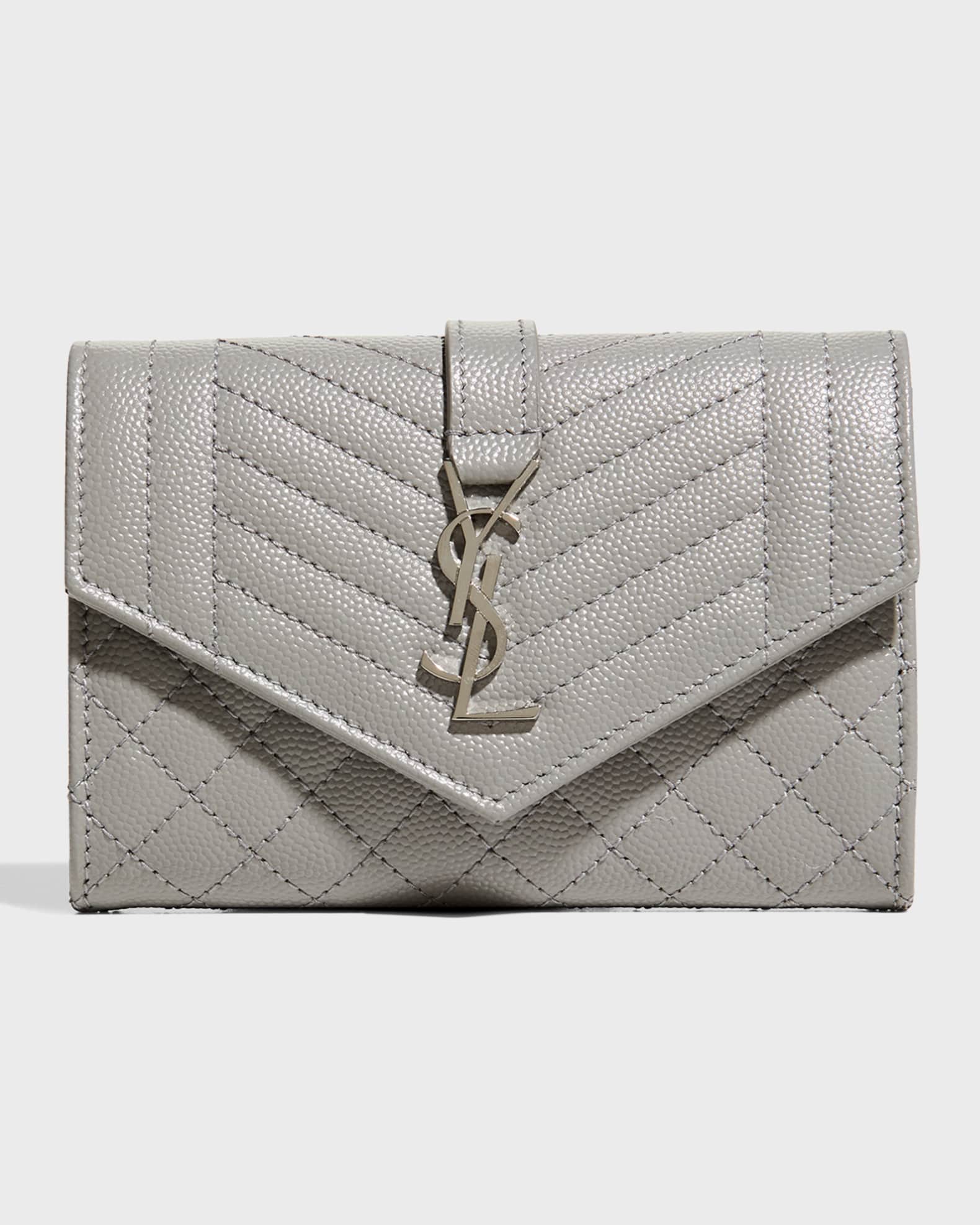 SMALL ENVELOPE IN QUILTED GRAIN DE POUDRE LEATHER