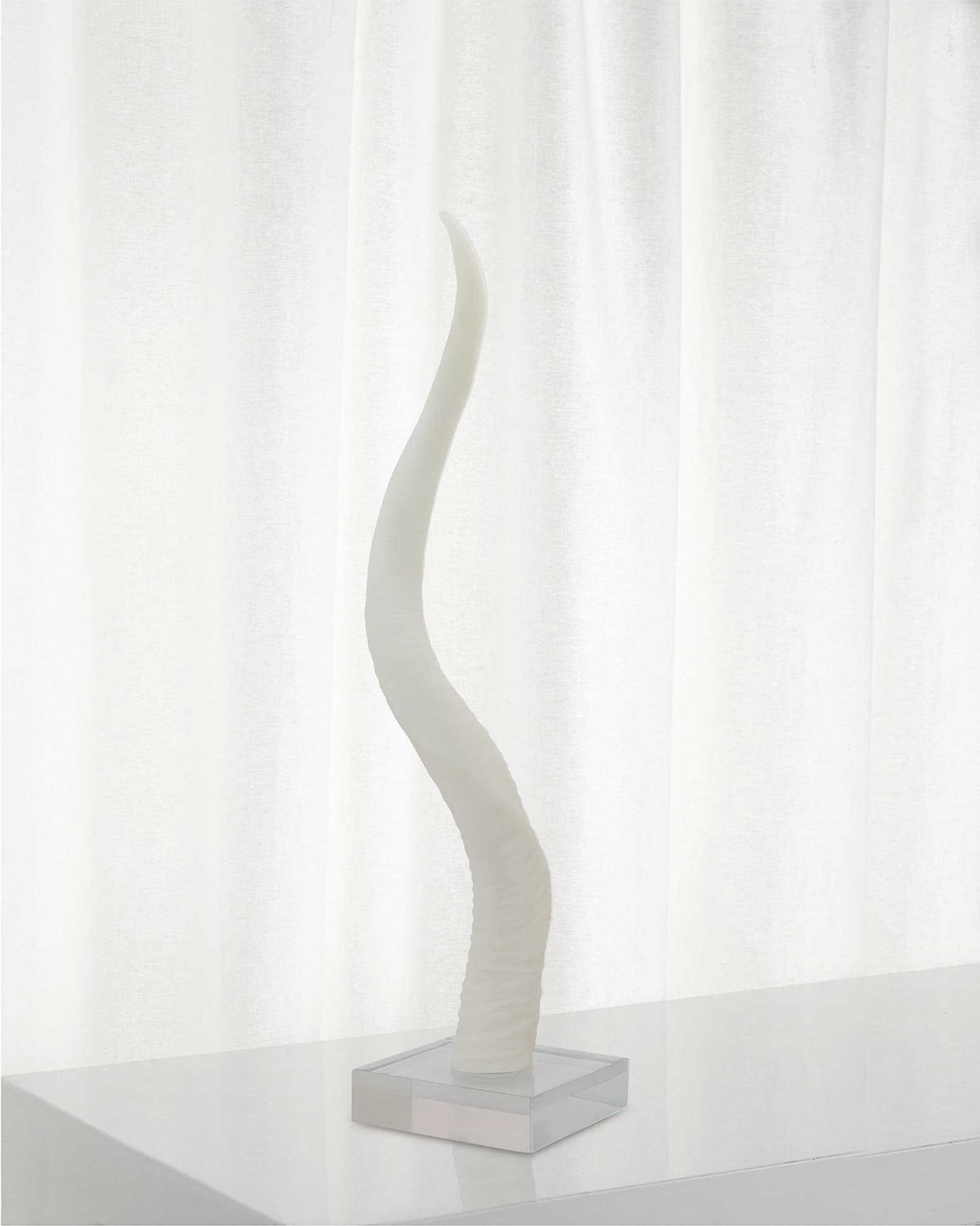 Safari Frosted Sculpture 0