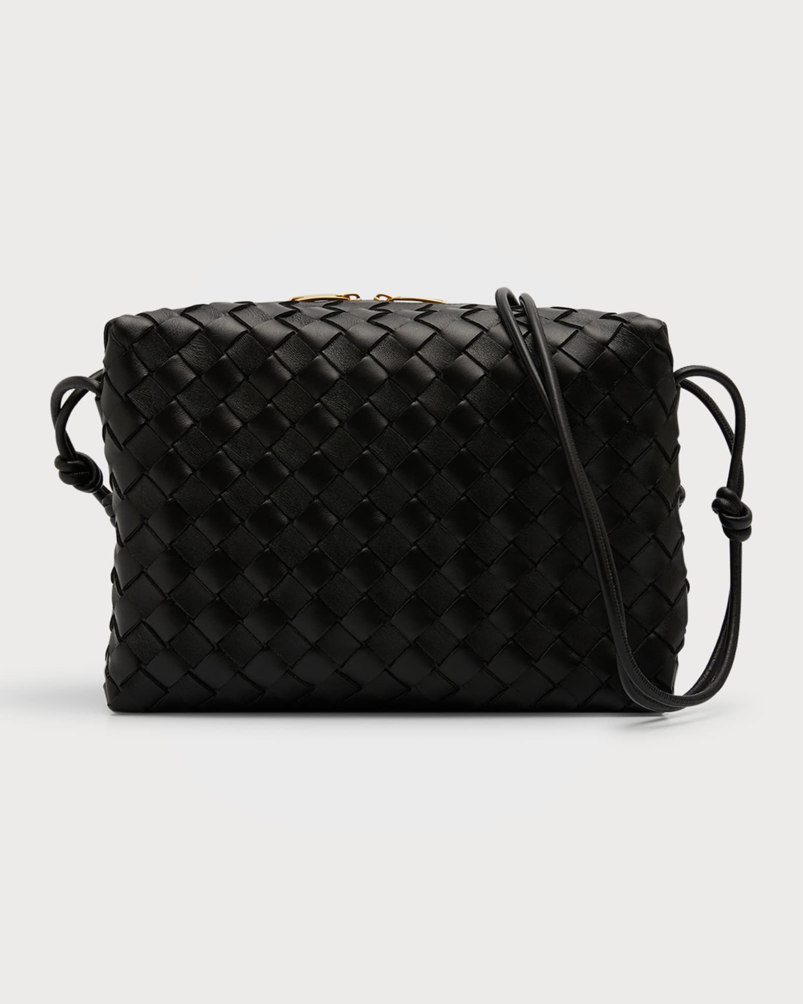 24PF new/BOTTEGA VENETA ミディアムカメラバッグ Bag Black Bottega Veneta Medium Loop Camera Bag | Neiman Marcus