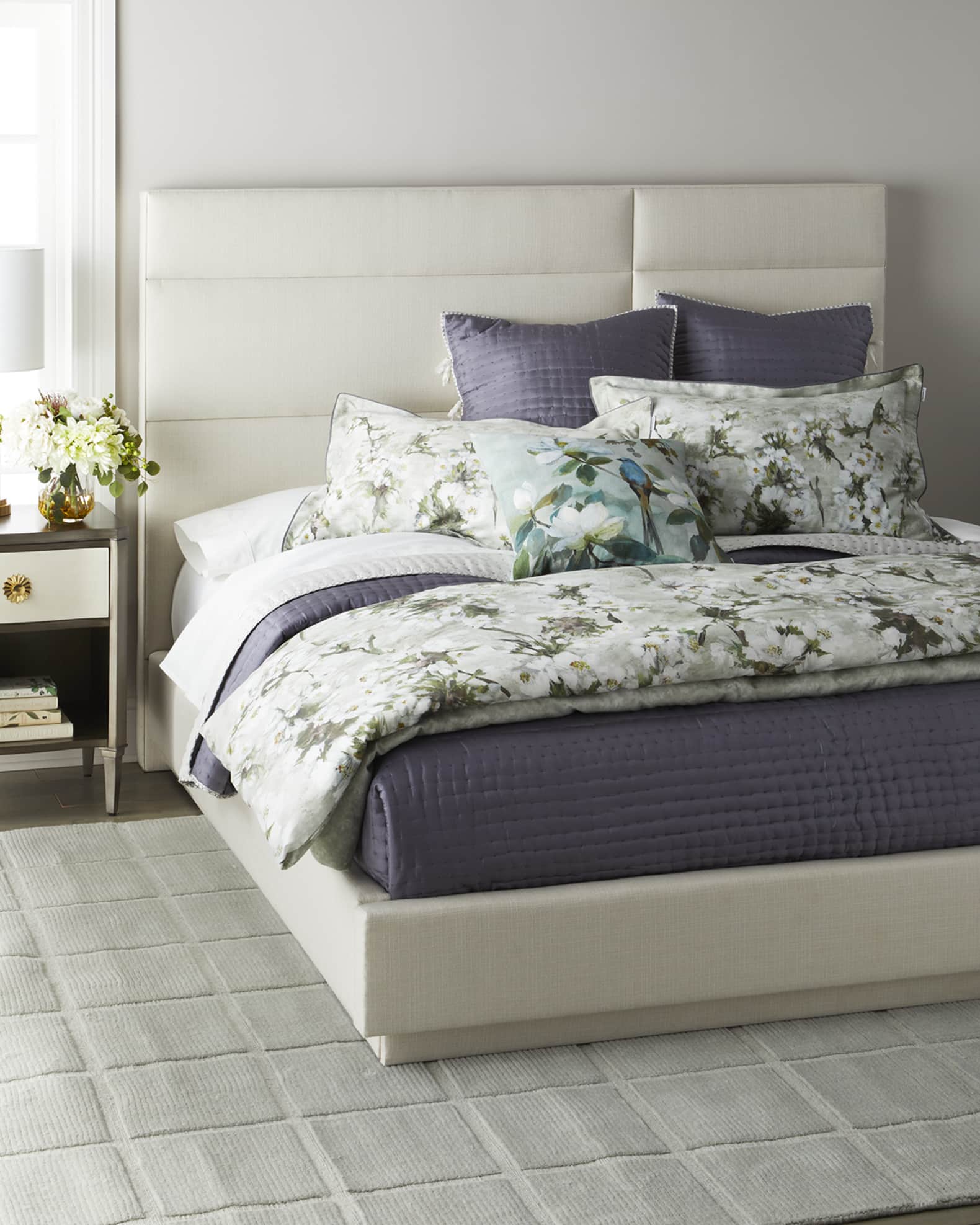Quadrant Queen Bed 0