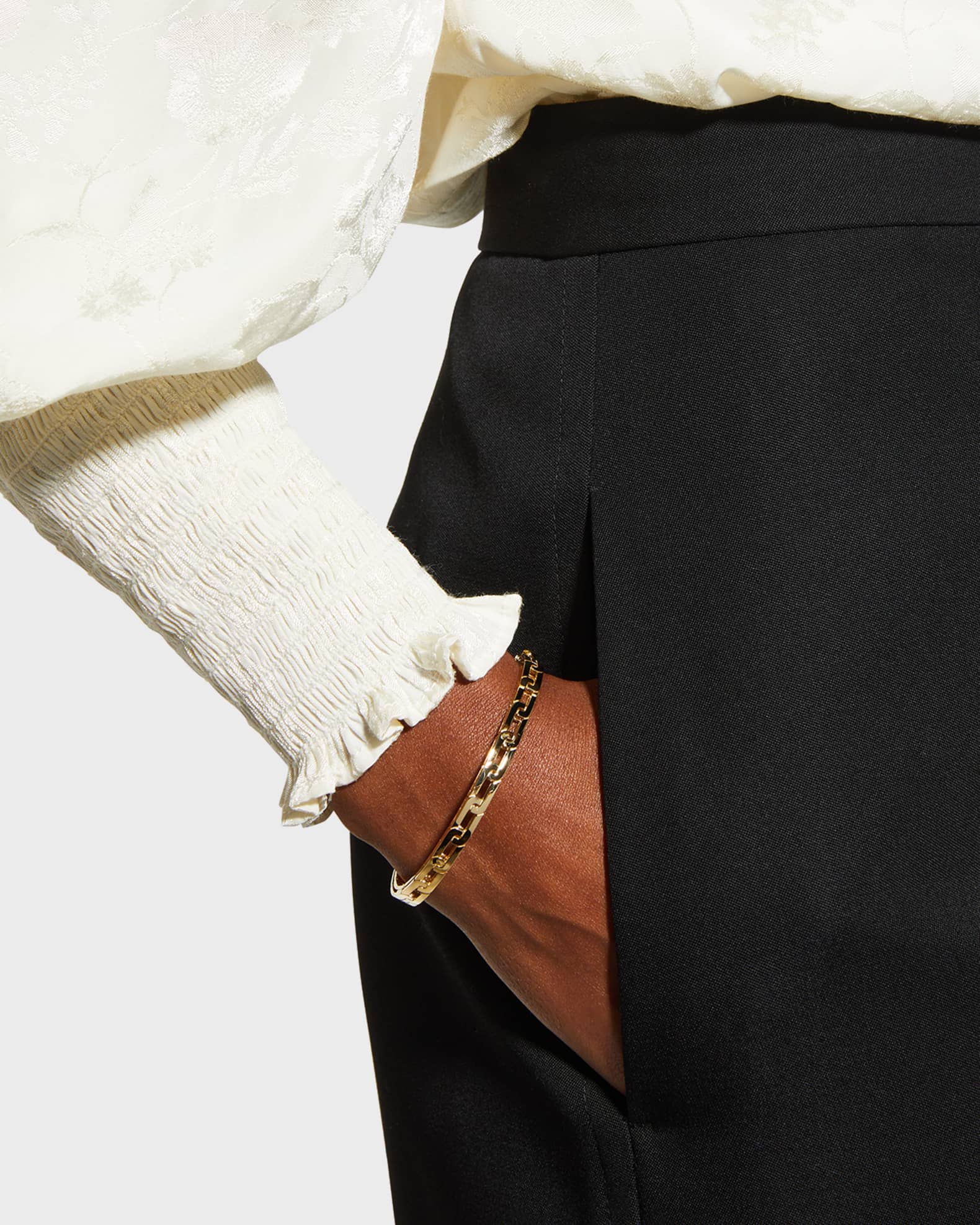 18k Yellow Gold Navarra Bangle 1