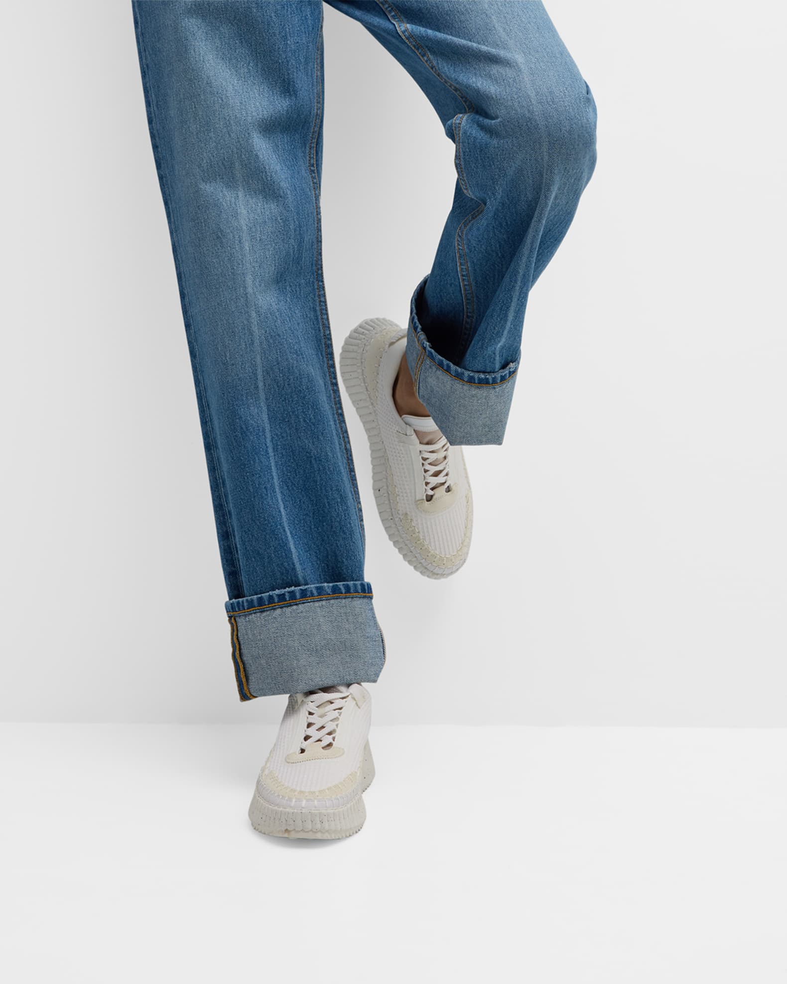 関税・送料込【Chloe'】2025AWステッチが可愛い\"Nama\"スニーカー Chloe Nama Suede Stitch Walking Sneakers | Neiman Marcus