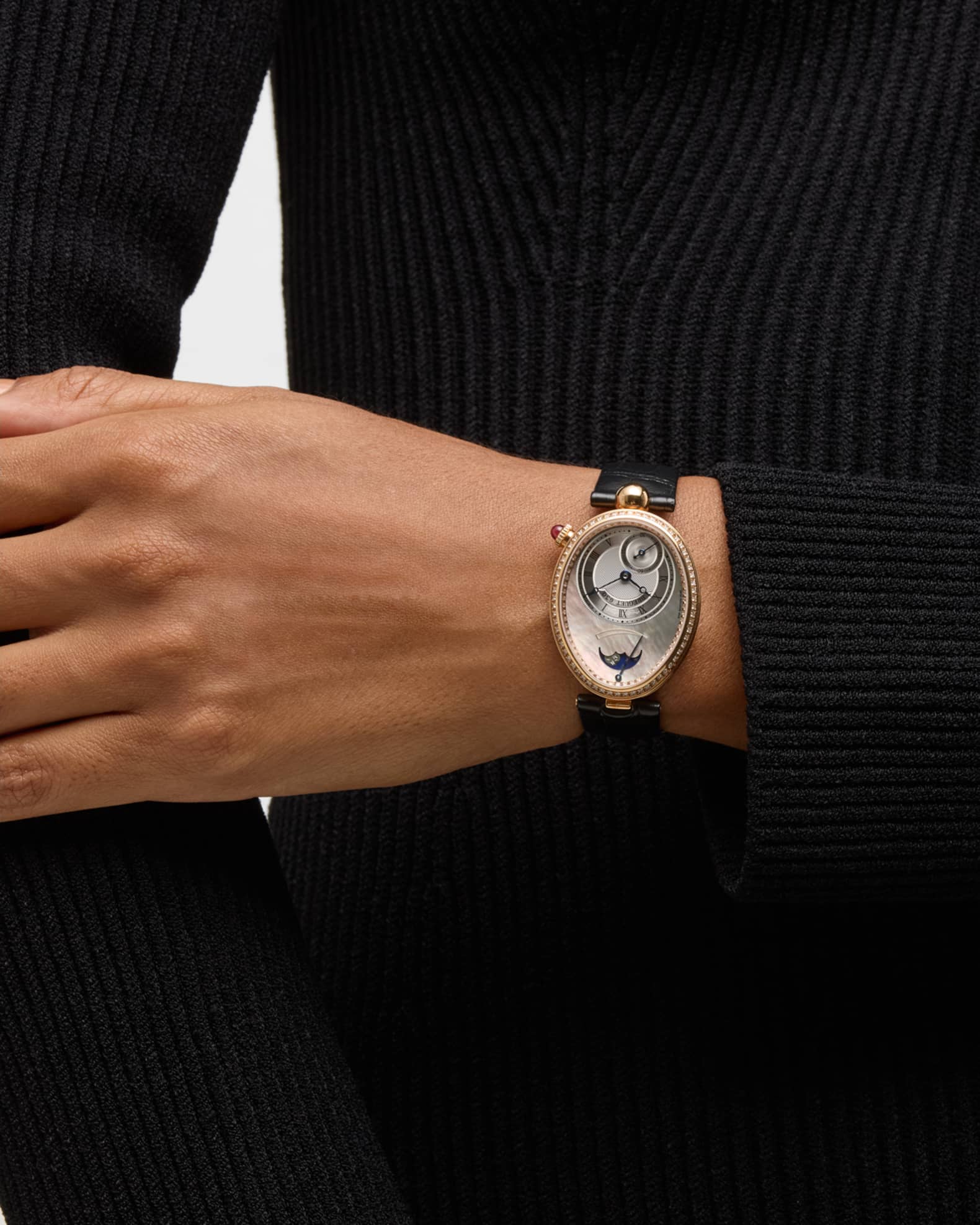 Reine de Naples 18K Rose Gold 28.5mm Watch with Diamonds and Mother-Of-Pearl 1