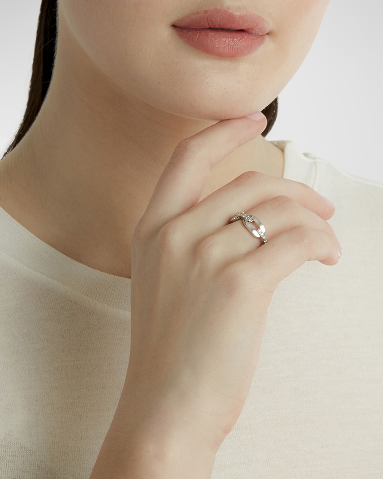 18K Rose Gold and Diamond Bar Flat Chain Link Ring 1