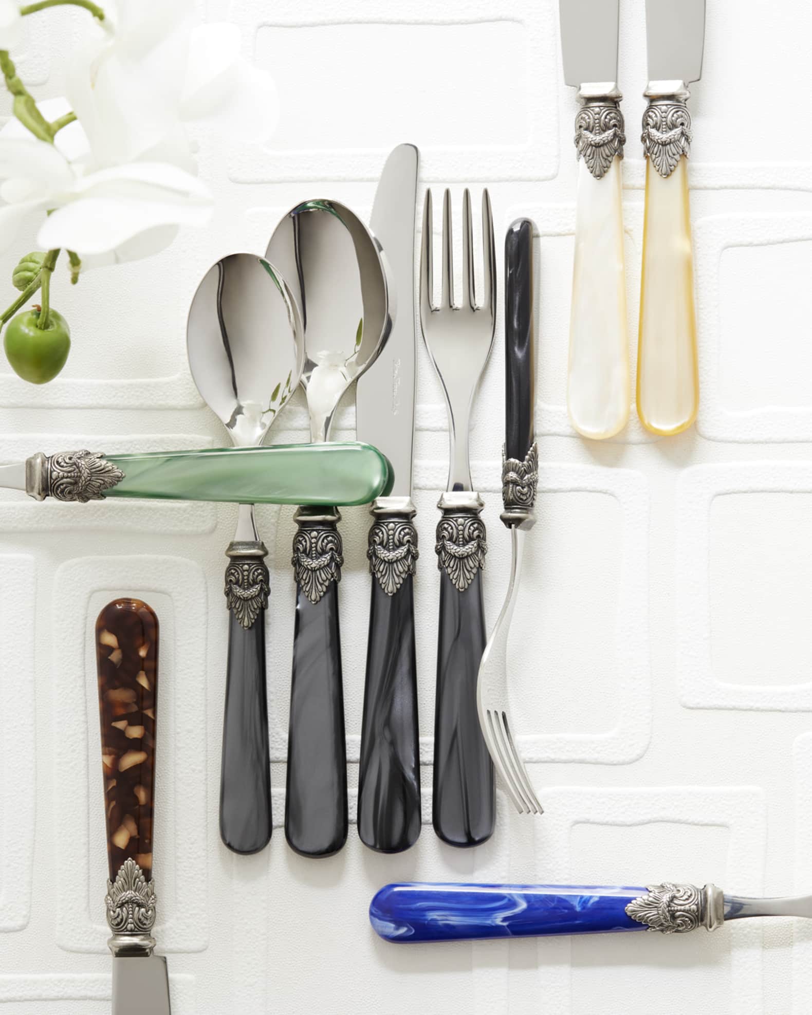 20 Piece Napoleon Flatware Service