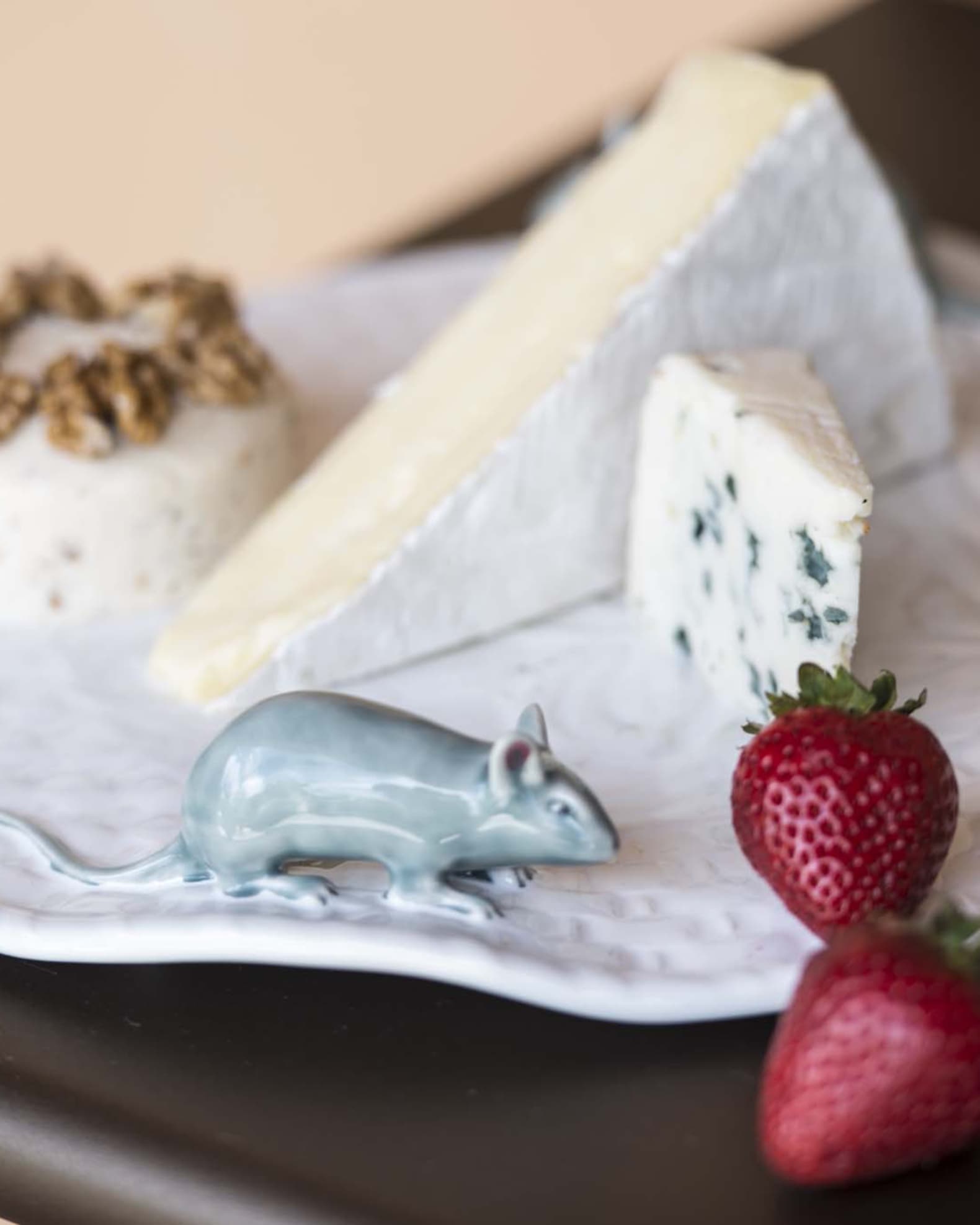 Lily Cheese Tray with Mouse 1