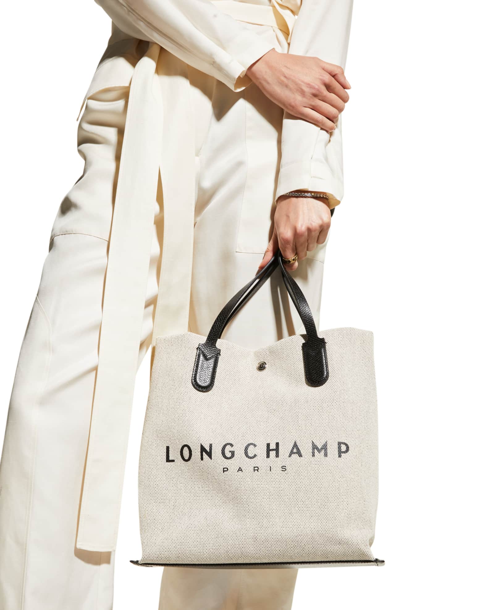 LONGCHAMP ESSENTIAL TOILE CANVAS TOTE + WHAT'S IN MY TRAVEL BAG
