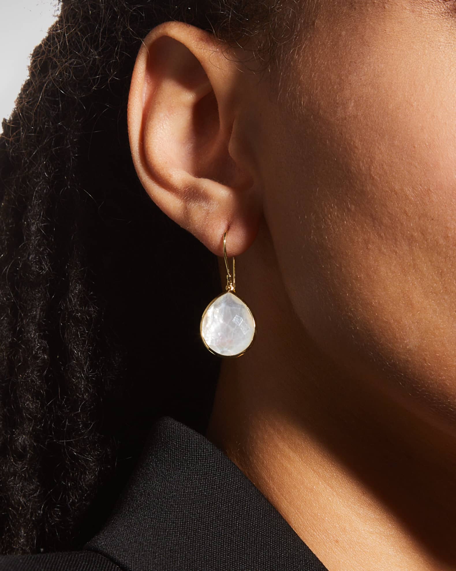 Small Teardrop Earrings in 18K Gold 1