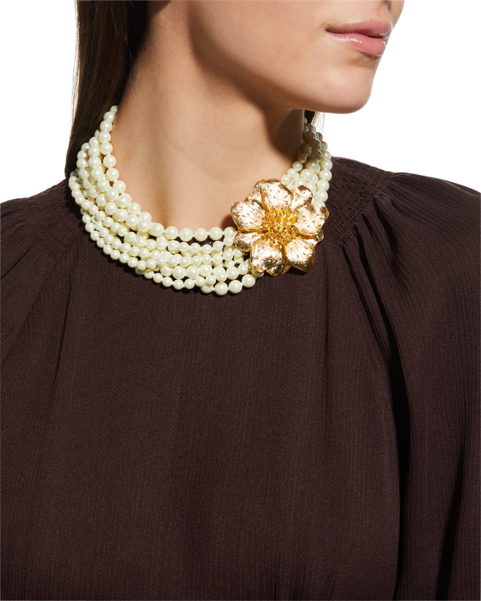 Gold Magnolia-Motif Pearly Necklace 1