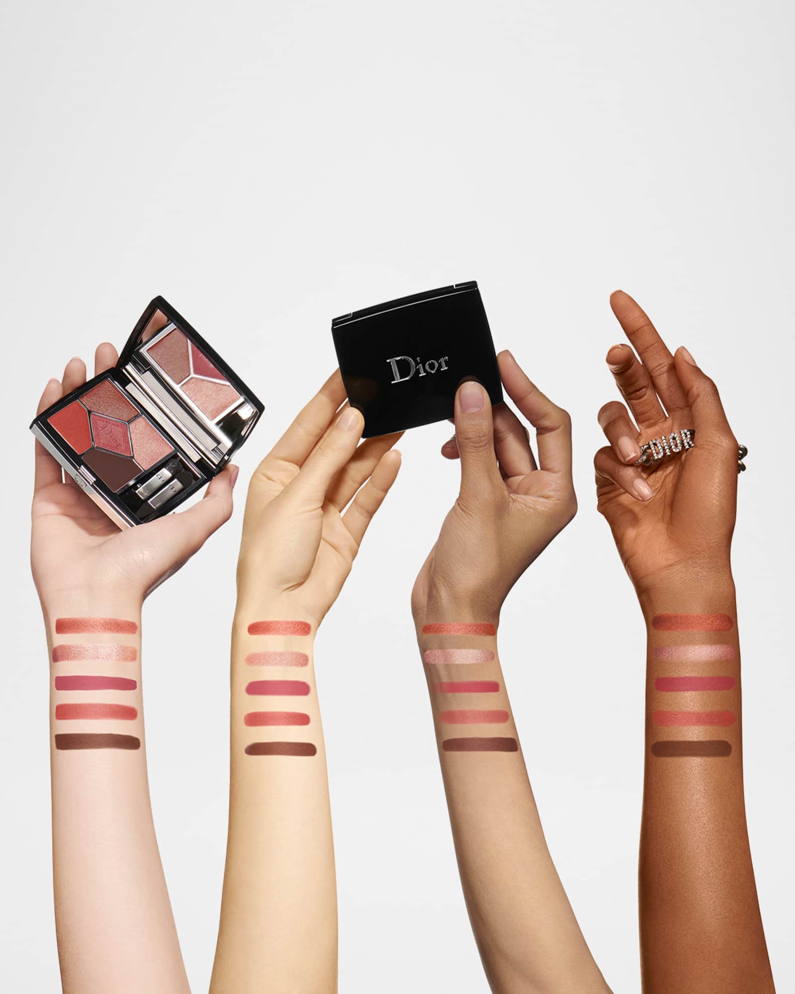 【未使用】ディオールトータルメイクパレット　COUTURE PALETTE Dior アイシャドウ Travel Couture Palette - アイシャドウ最 安値 価格