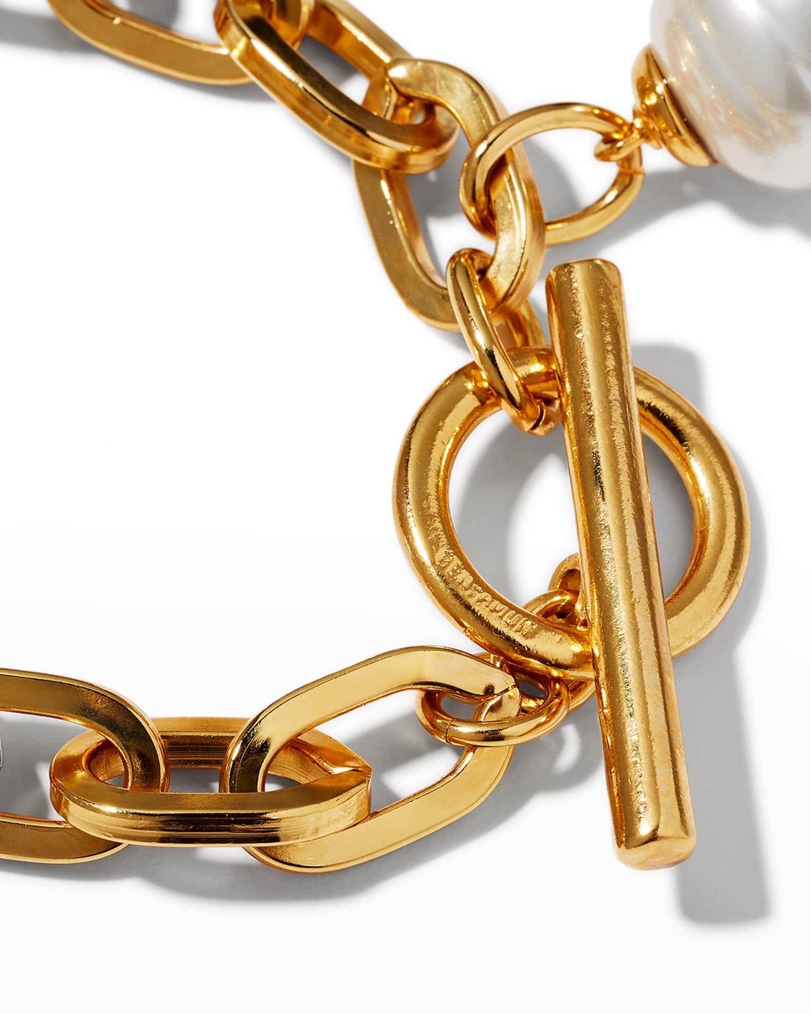★PEARLY MORE★ Clip Bold Chain Toggle Necklace Ben-Amun Gold Chain Toggle Necklace with Pearly Drop