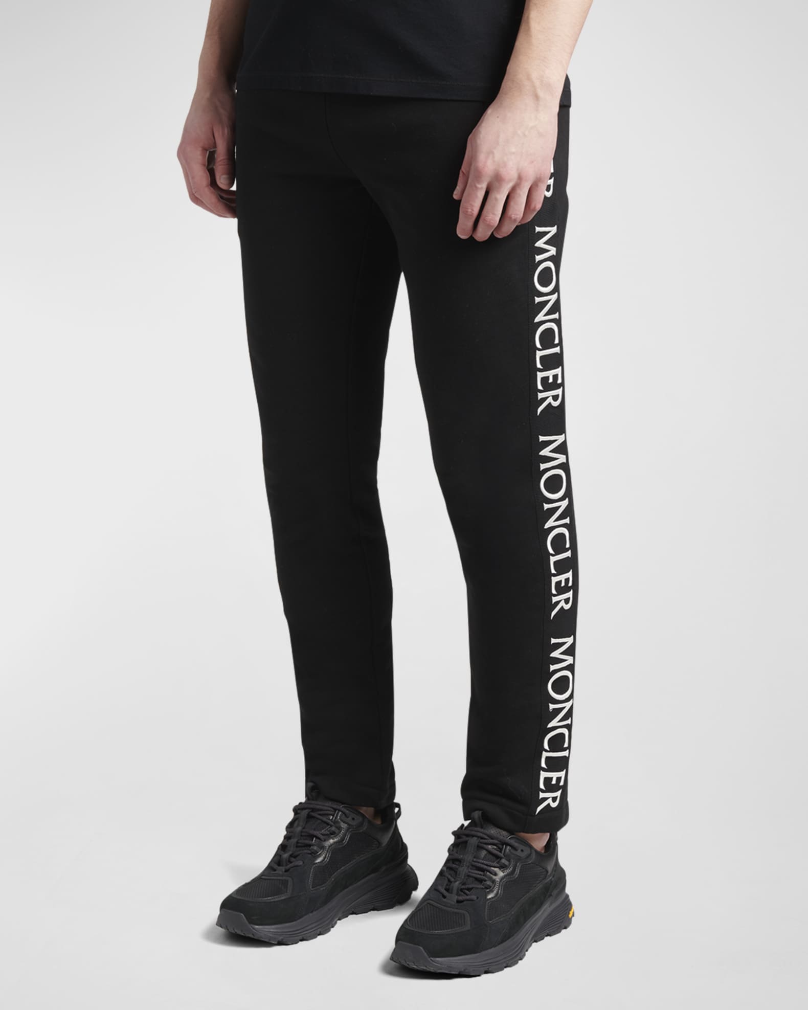 パンツ MONCLER x AWAKE Front Logo Sweat Pant 2 Moncler 1952 Jogger Sweat Pants Black | The Webster