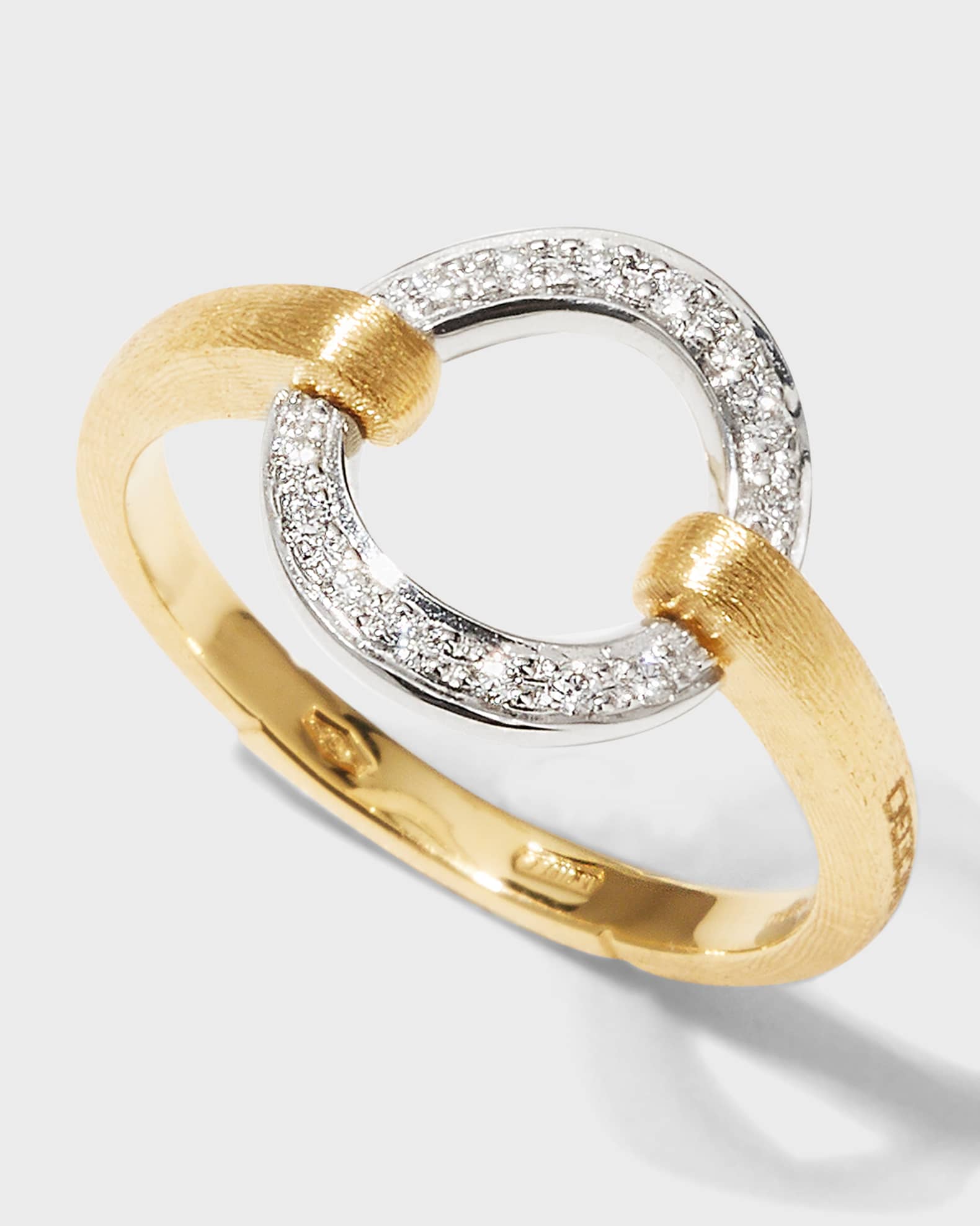 18kt white gold flat-link diamond ring