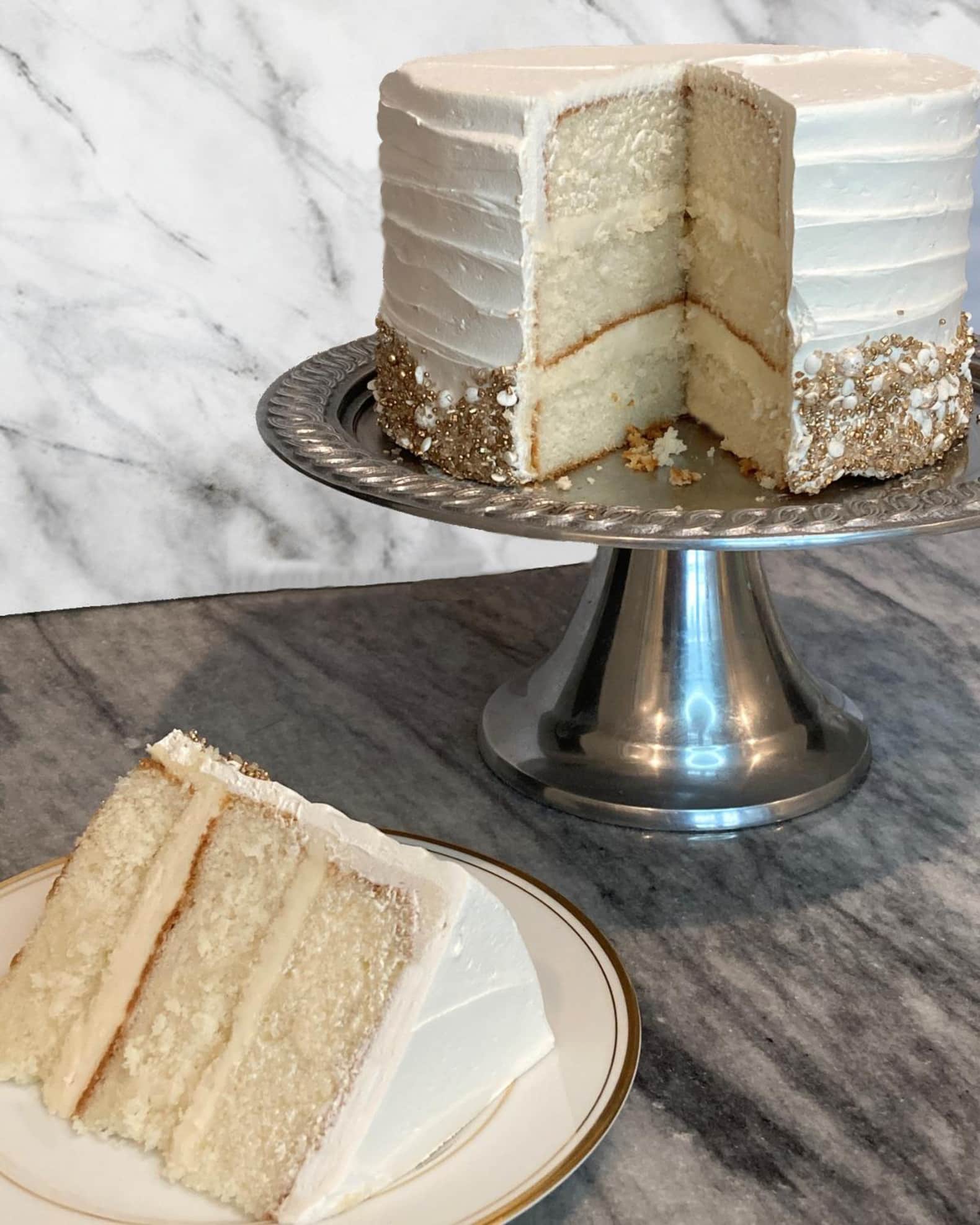 Holiday Golden Vanilla Cake 0