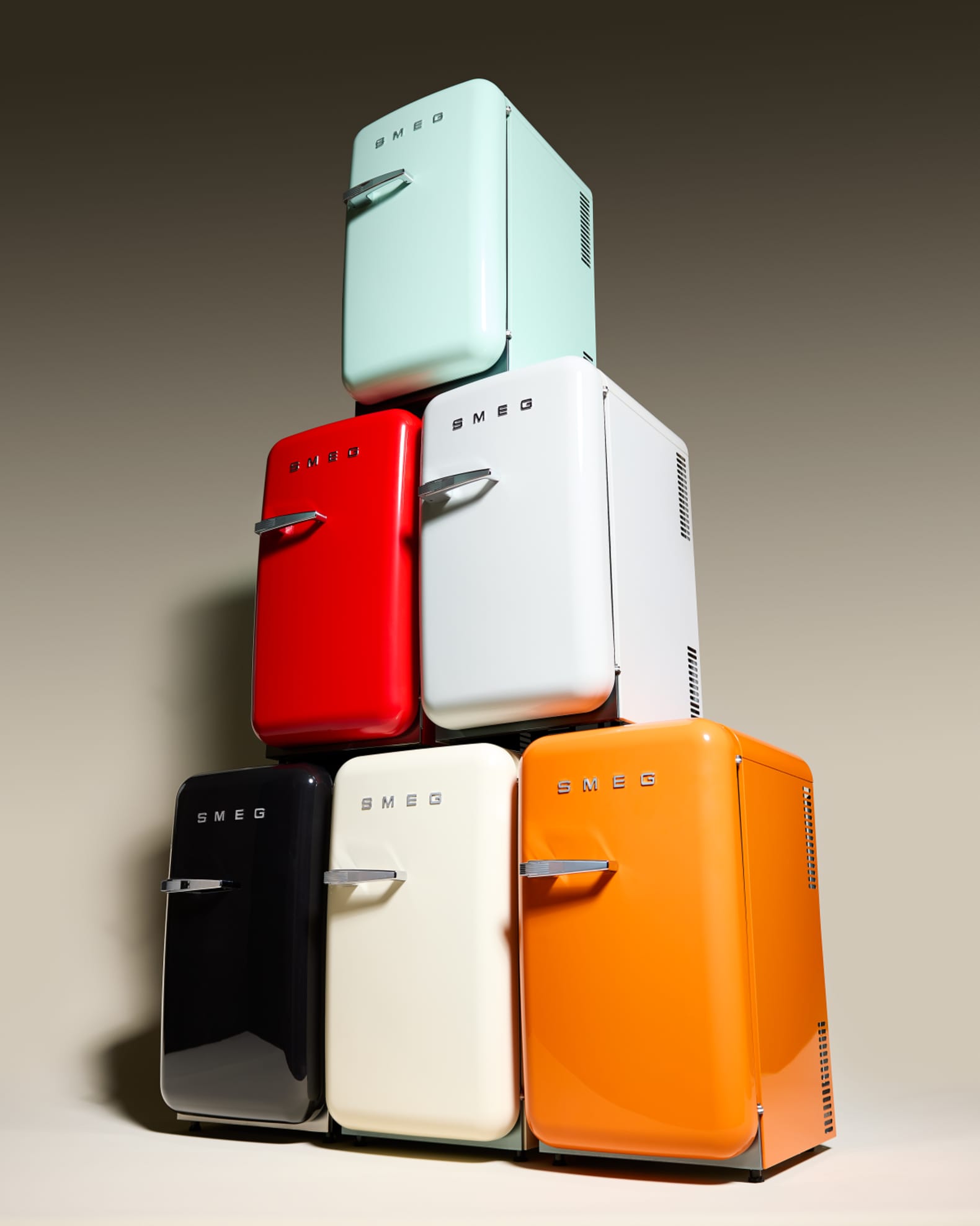 FAB5URO by Smeg - Approx 16 50's Retro Style Mini Refrigerator, Orange,  Right hand hinge