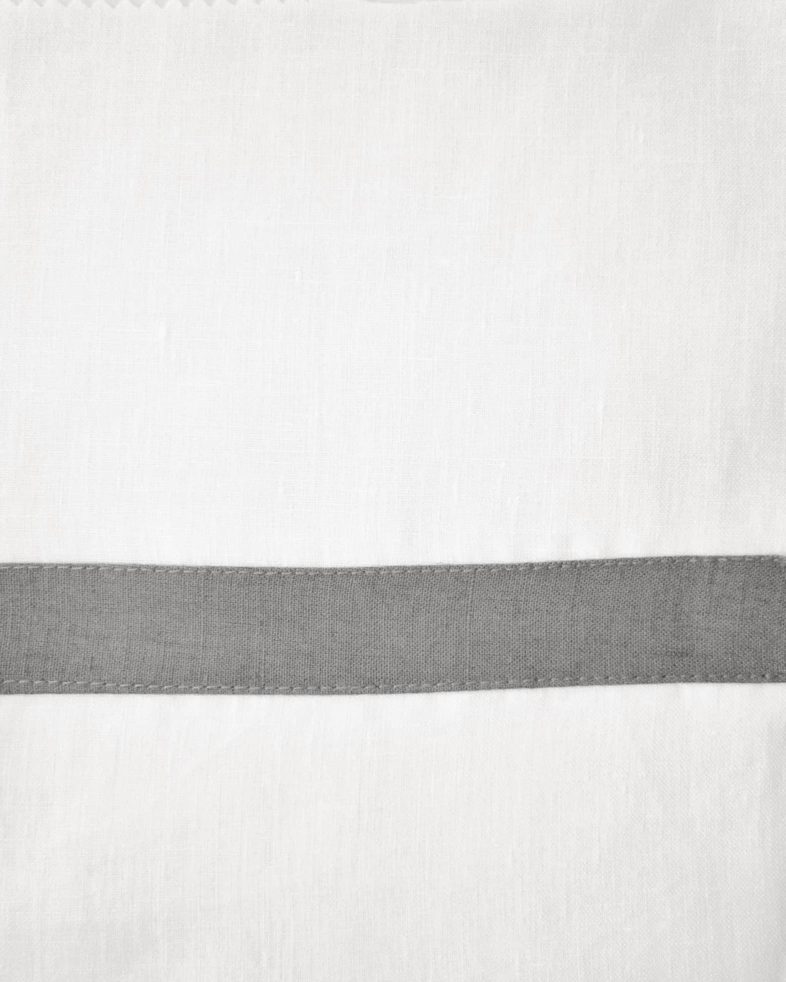 Fino Linen Tablecloth, 72" x 144" 1