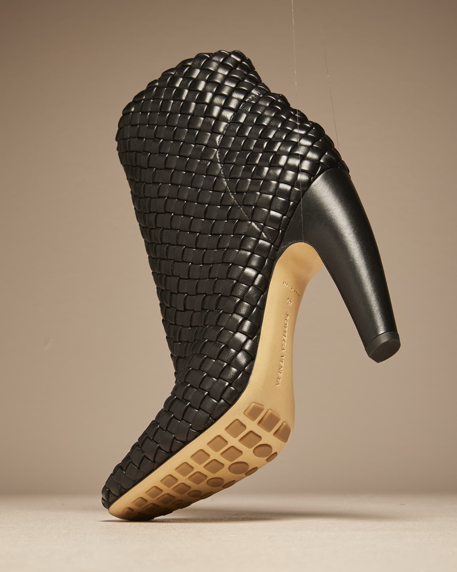 ショートブーツ・ブーティ BOTTEGA VENETA ATOMIC ANKLE BOOTS IN INTRECCIATO NAPPA Bottega Veneta Atomic Ankle Boot | REVERSIBLE
