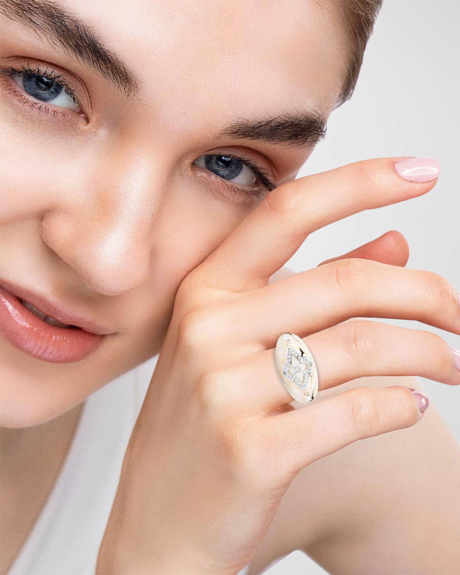 18Kt Yellow Gold Atlas White Gstaad Vivacious Ring, Size 6.5 1