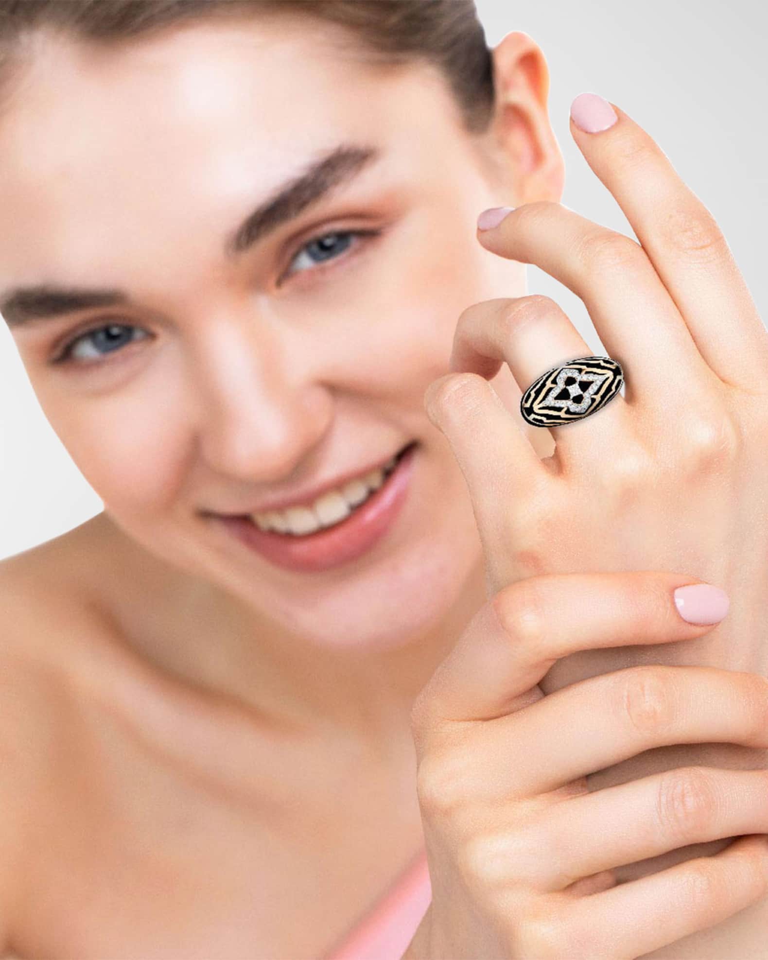 18K Yellow Gold Piano Black New York Vivacious Ring, Size 6.5 1