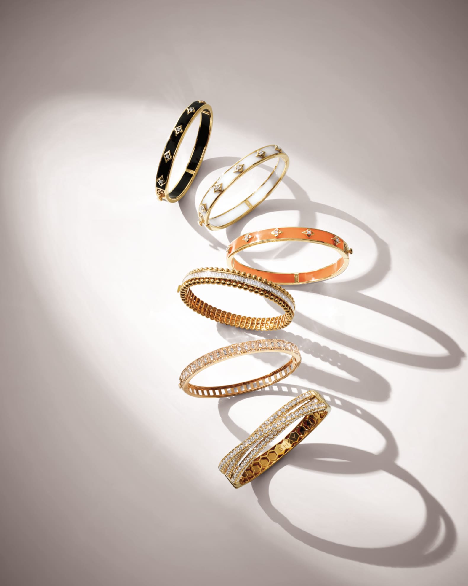 18K Yellow Gold Atlas White Gstaad Adventurous Bangle, 45mm x 55mm 1