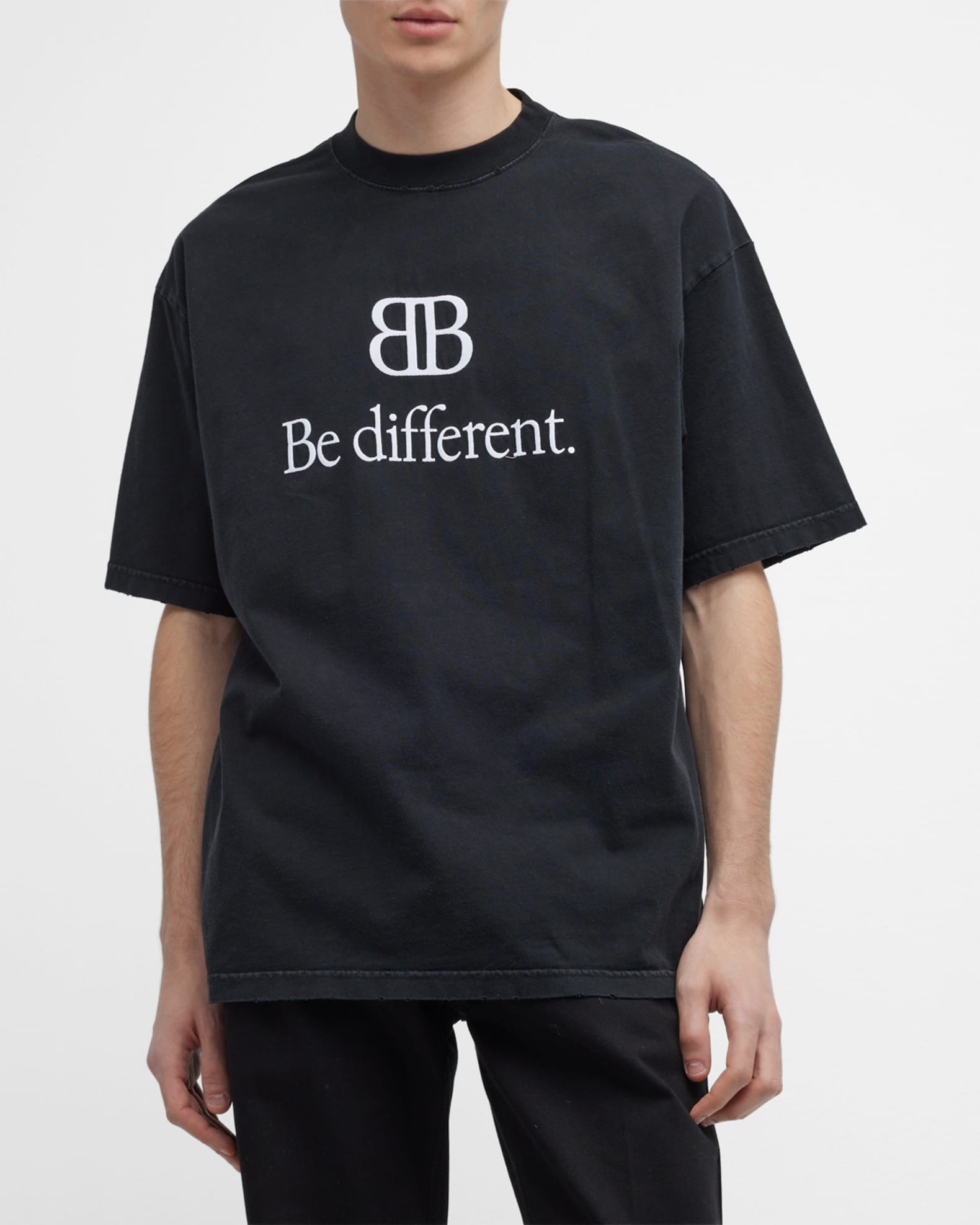 balenciaga be different tシャツ-