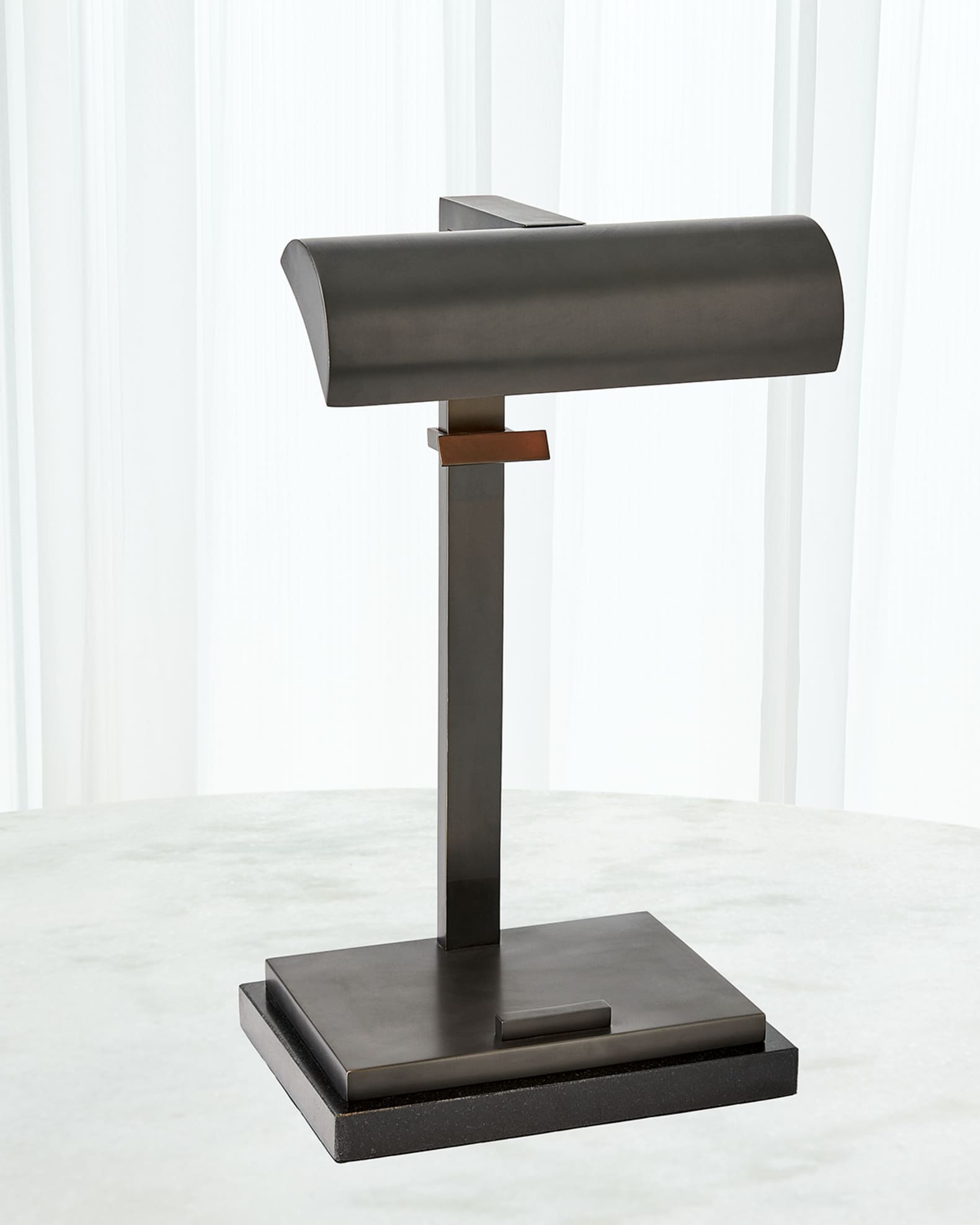 Tabletop Easel Lamp 0