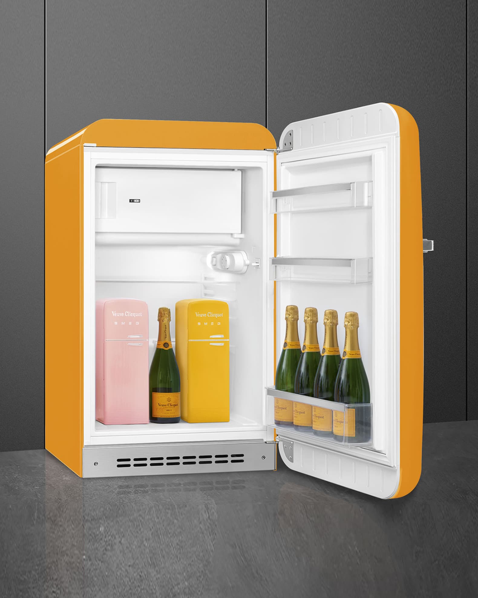 Smeg 50's Retro Style Single Door Cooler/ Mini Refrigerator Mandibp /  Kitchen