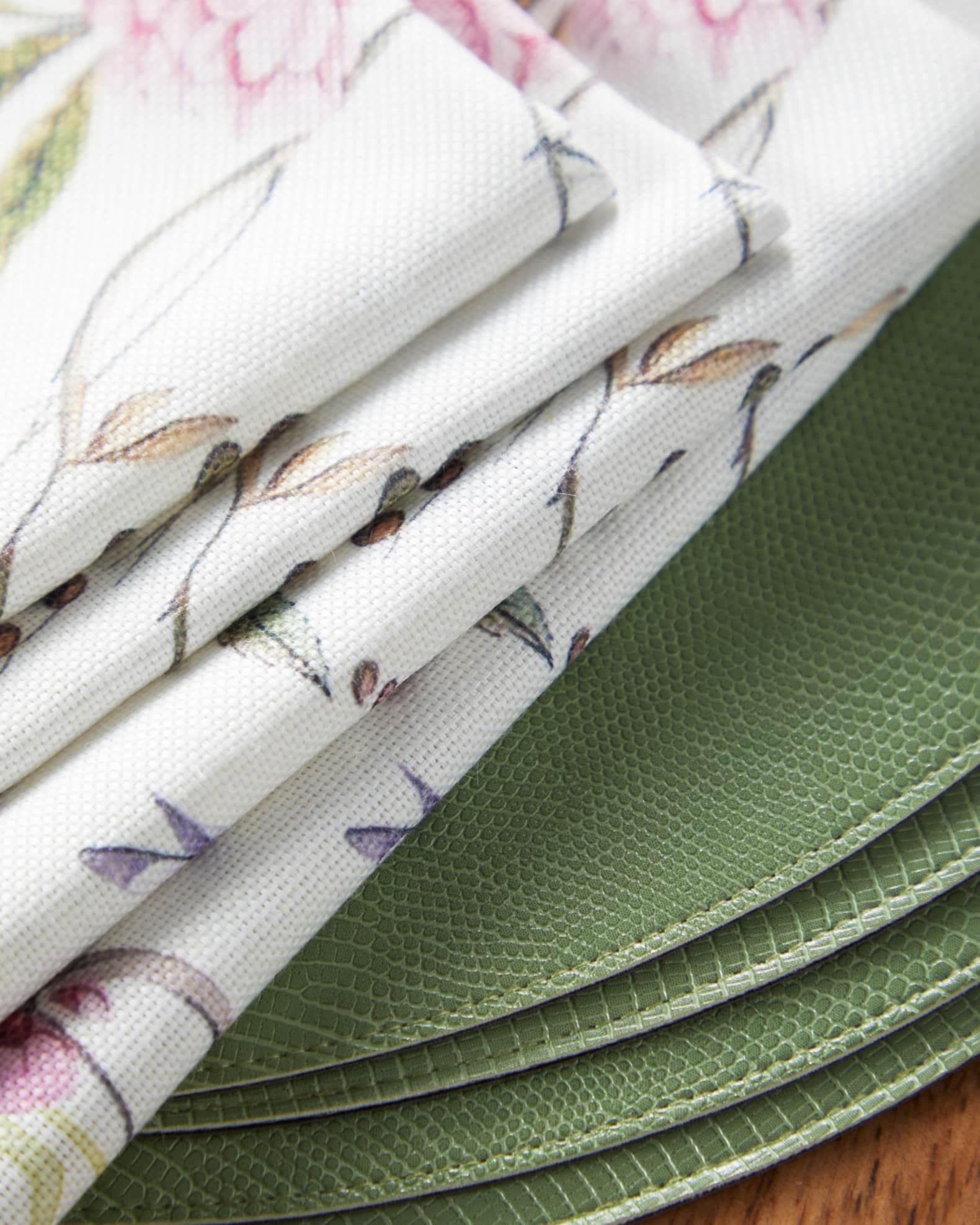 VIDA Snakeskin Round Placemat, Set of 4  1