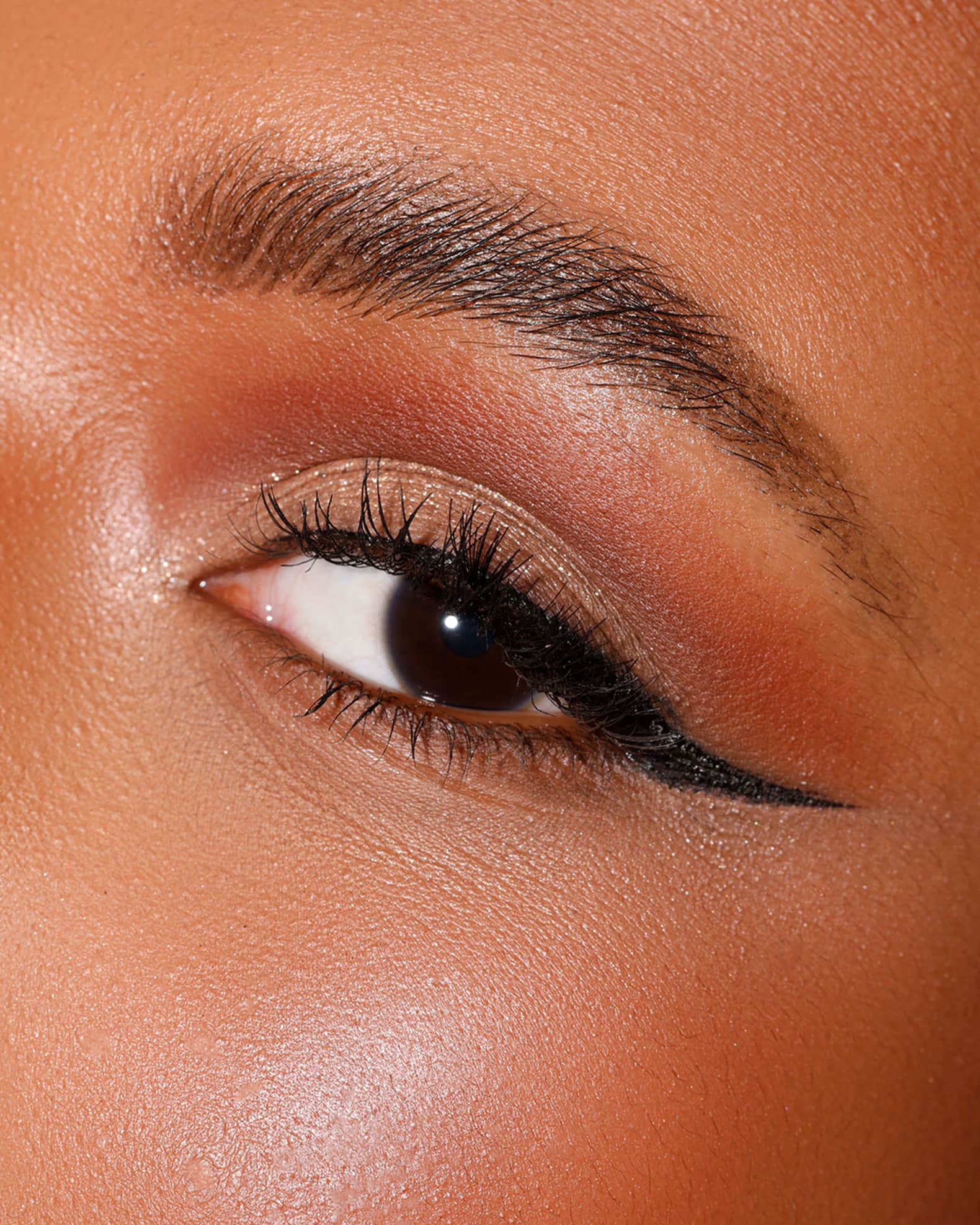 Eye-Mazing Liquid Liner Pen 1