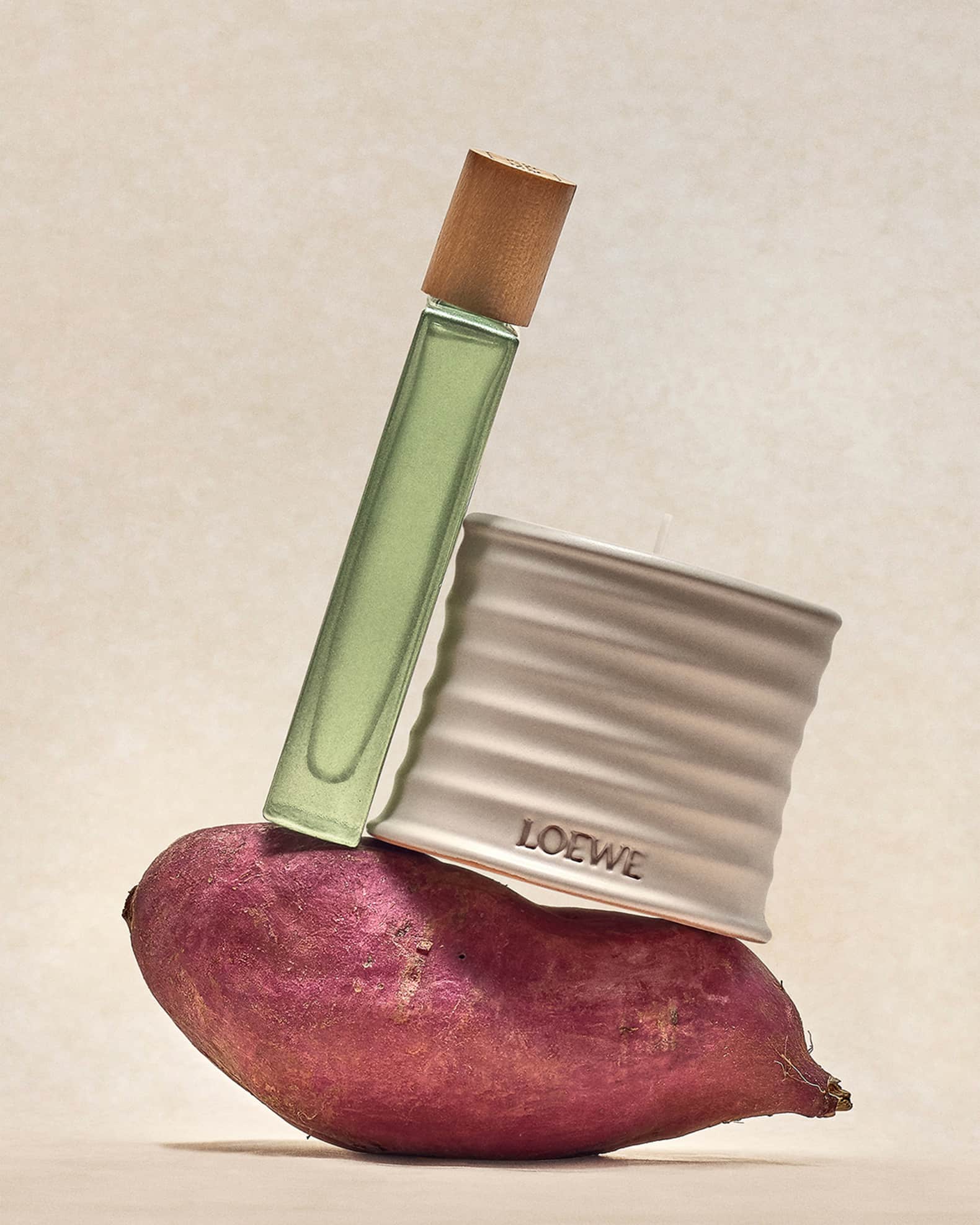 Loewe 21.5 oz. Medium Oregano Candle | Neiman Marcus