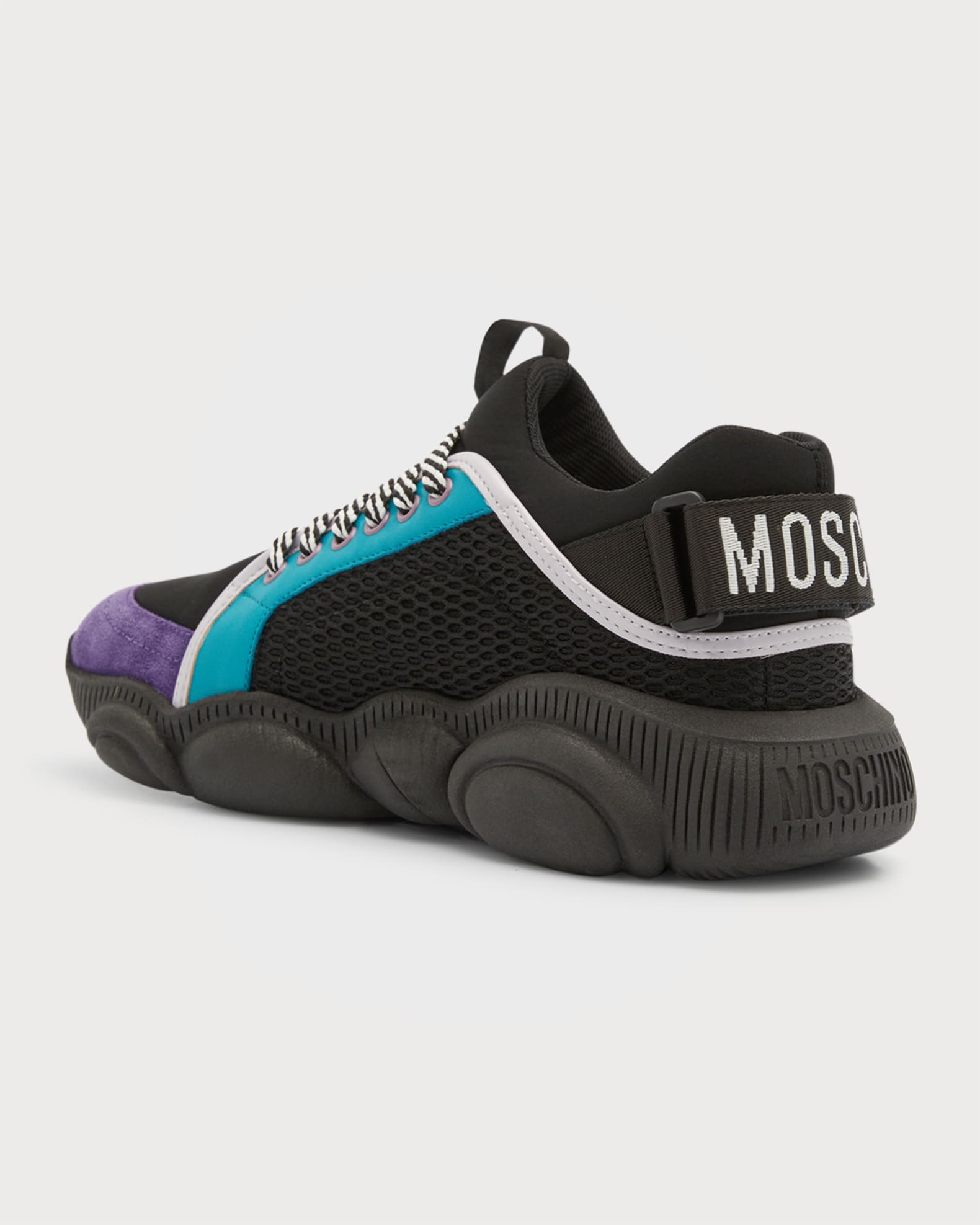 【関税込み】Moschino ブラック Teddy スニーカー Black & Green Logo Tape Teddy Sneakers by Moschino on Sale