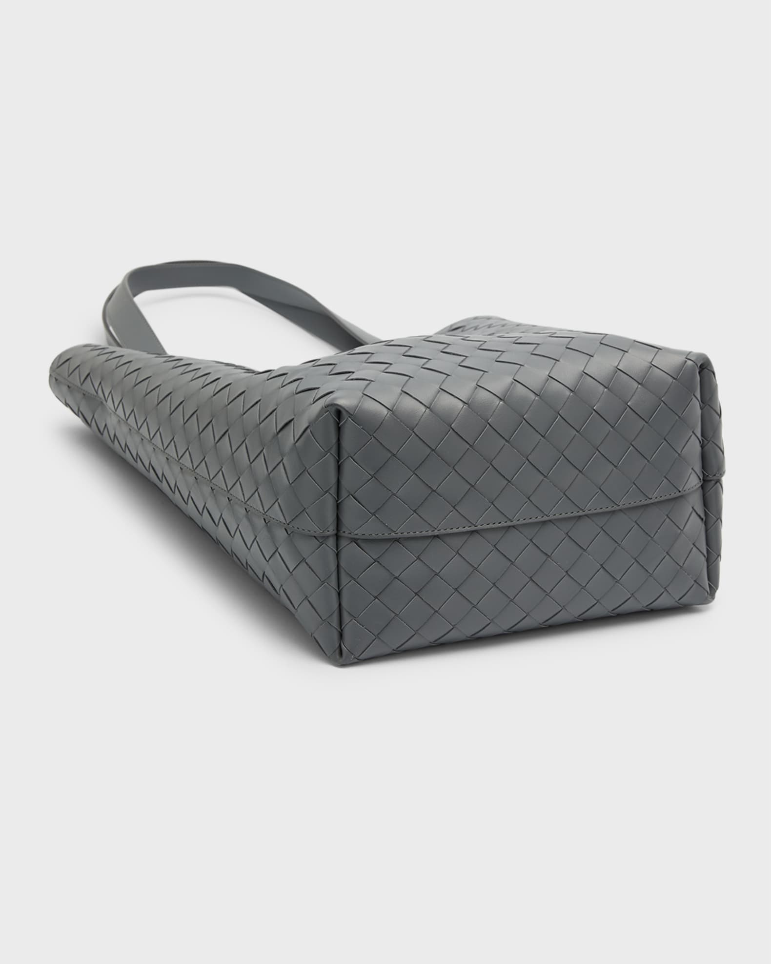 Men's Medium Classic Intrecciato Tote Bag 1