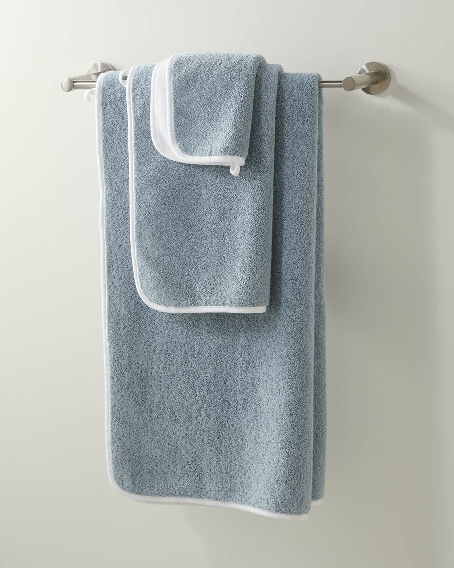 Bicolor Bath Towel 0